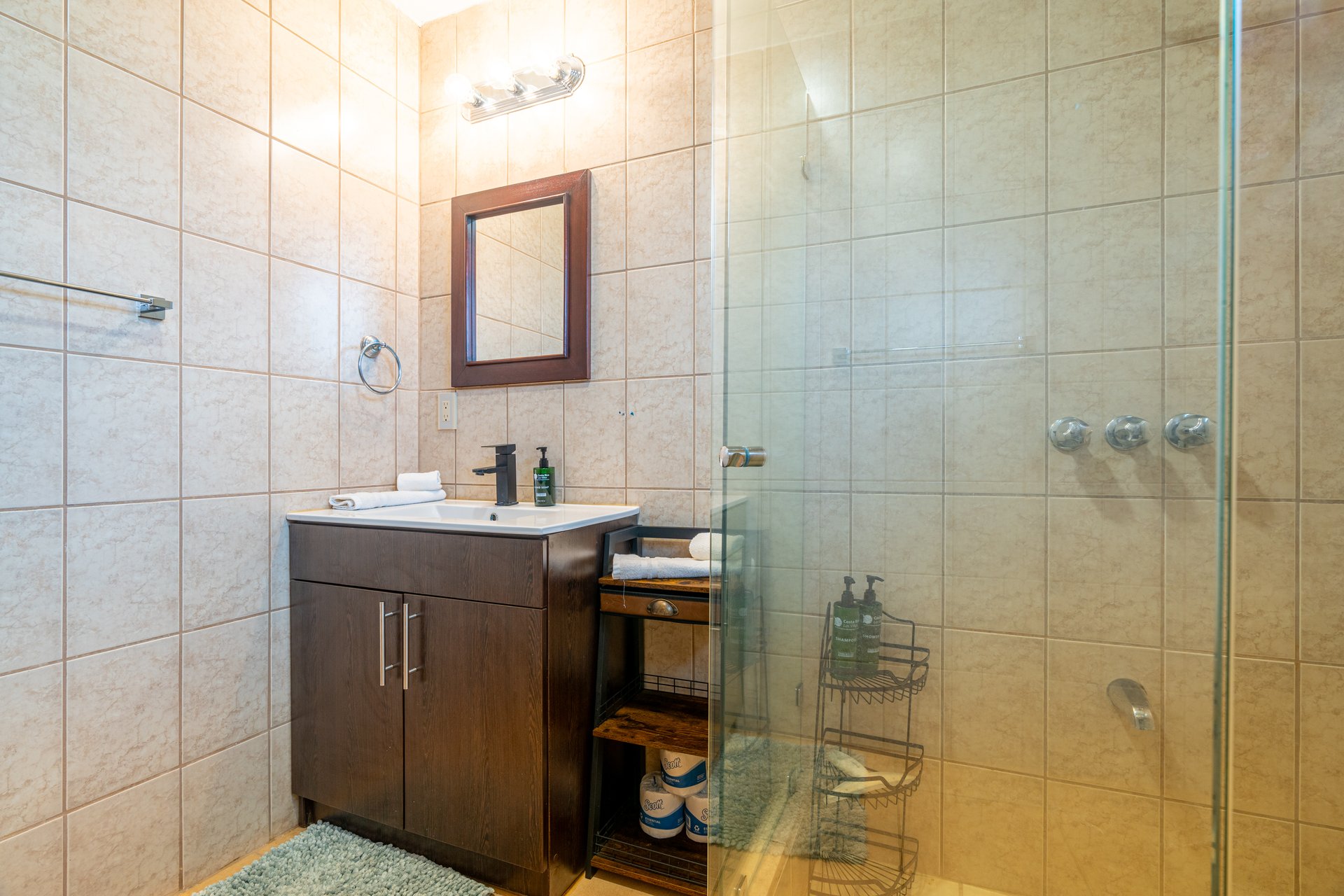 Casa Luna, 3bed /3bath Private Oasis, Convenient Location