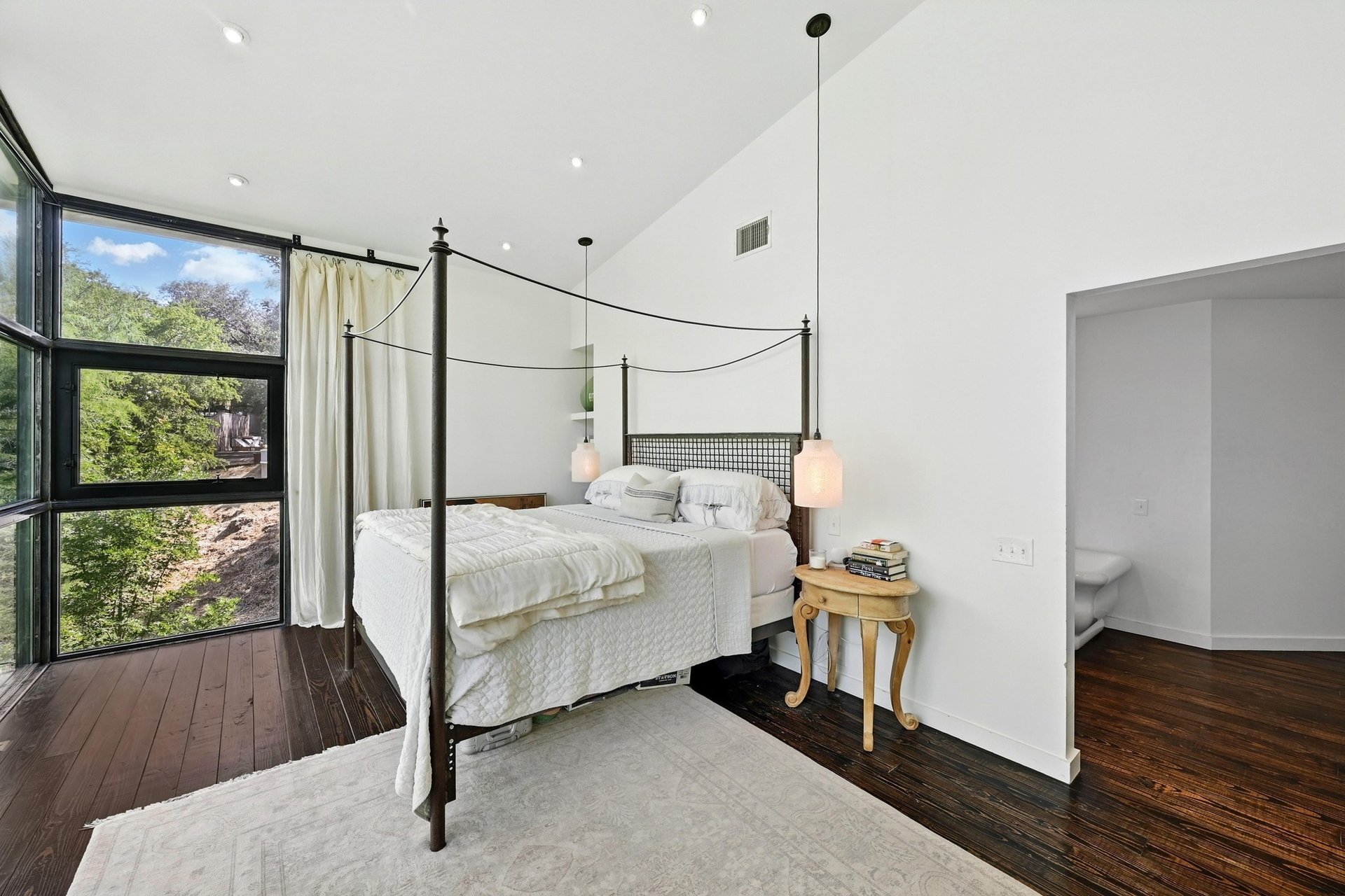 1700 S 6th Street 