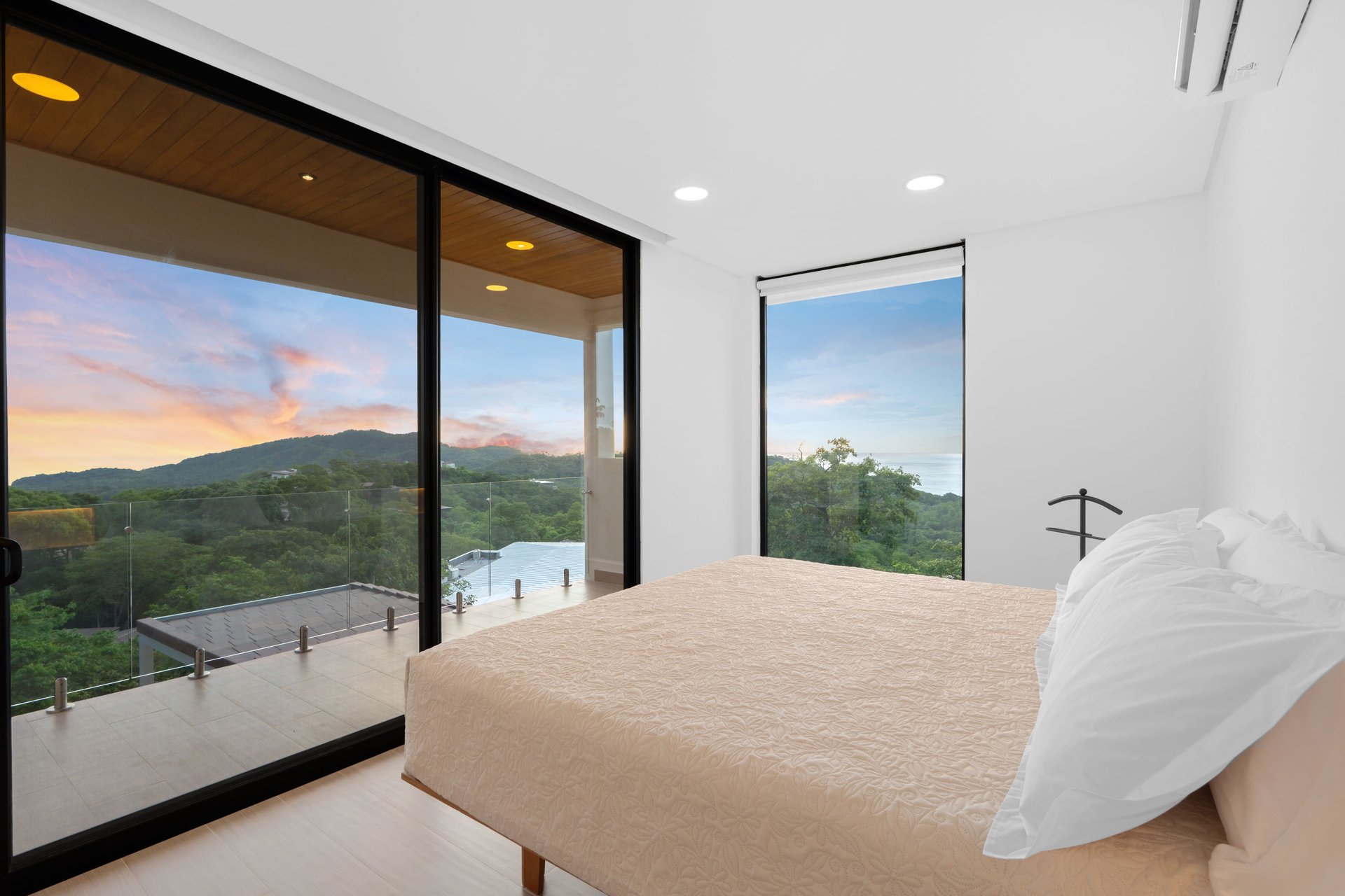 Casa Flores del Mar | Contemporary Ocean-View Home in Las Ventanas
