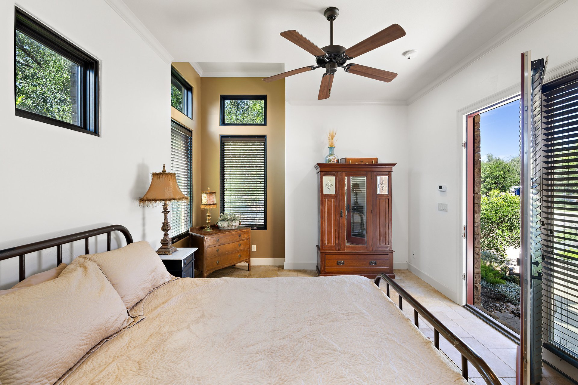 12802 Hacienda Ridge