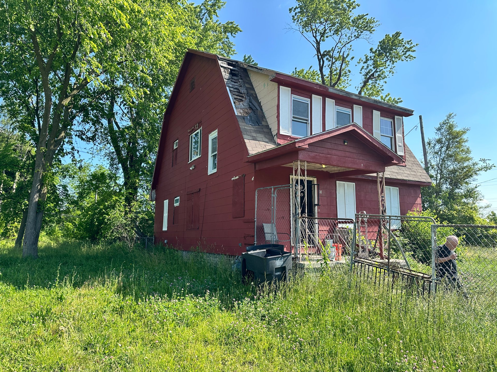 28 W Montana St