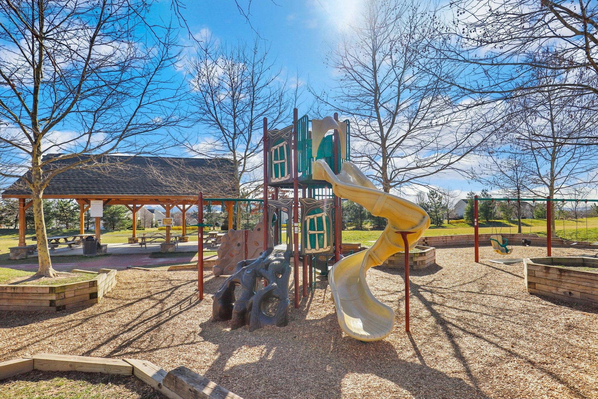 492 Parkland Dr