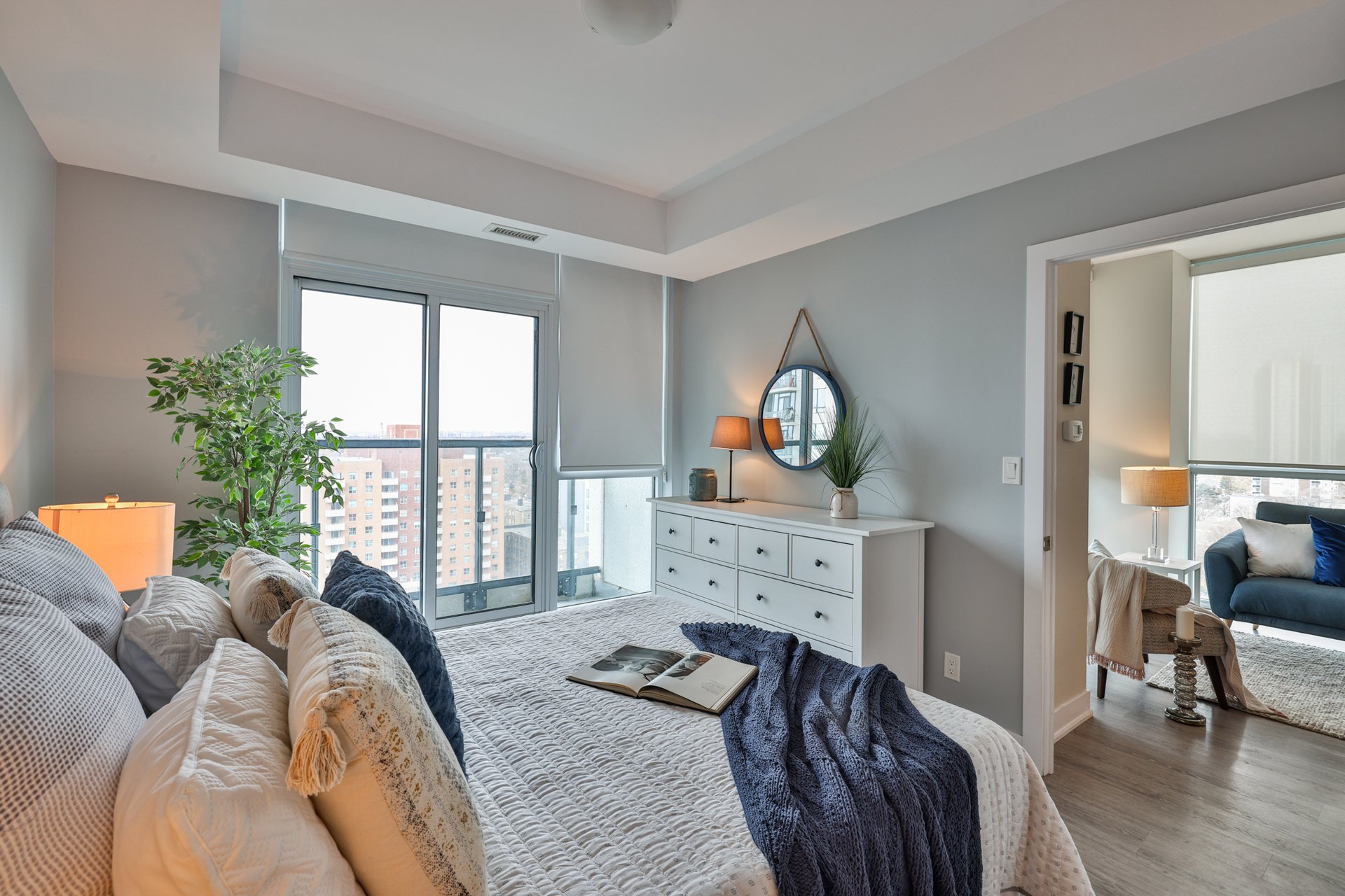  Corner Suite At The Barrington! 