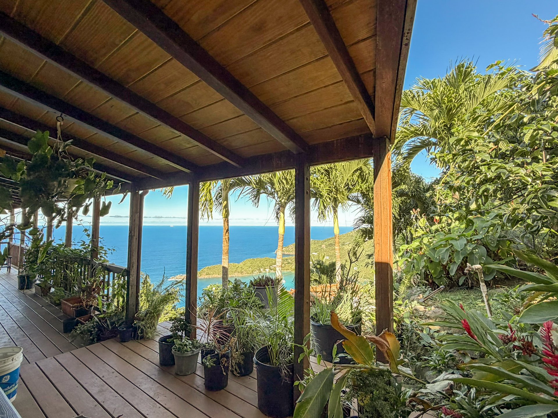 1105 Villa Botanica