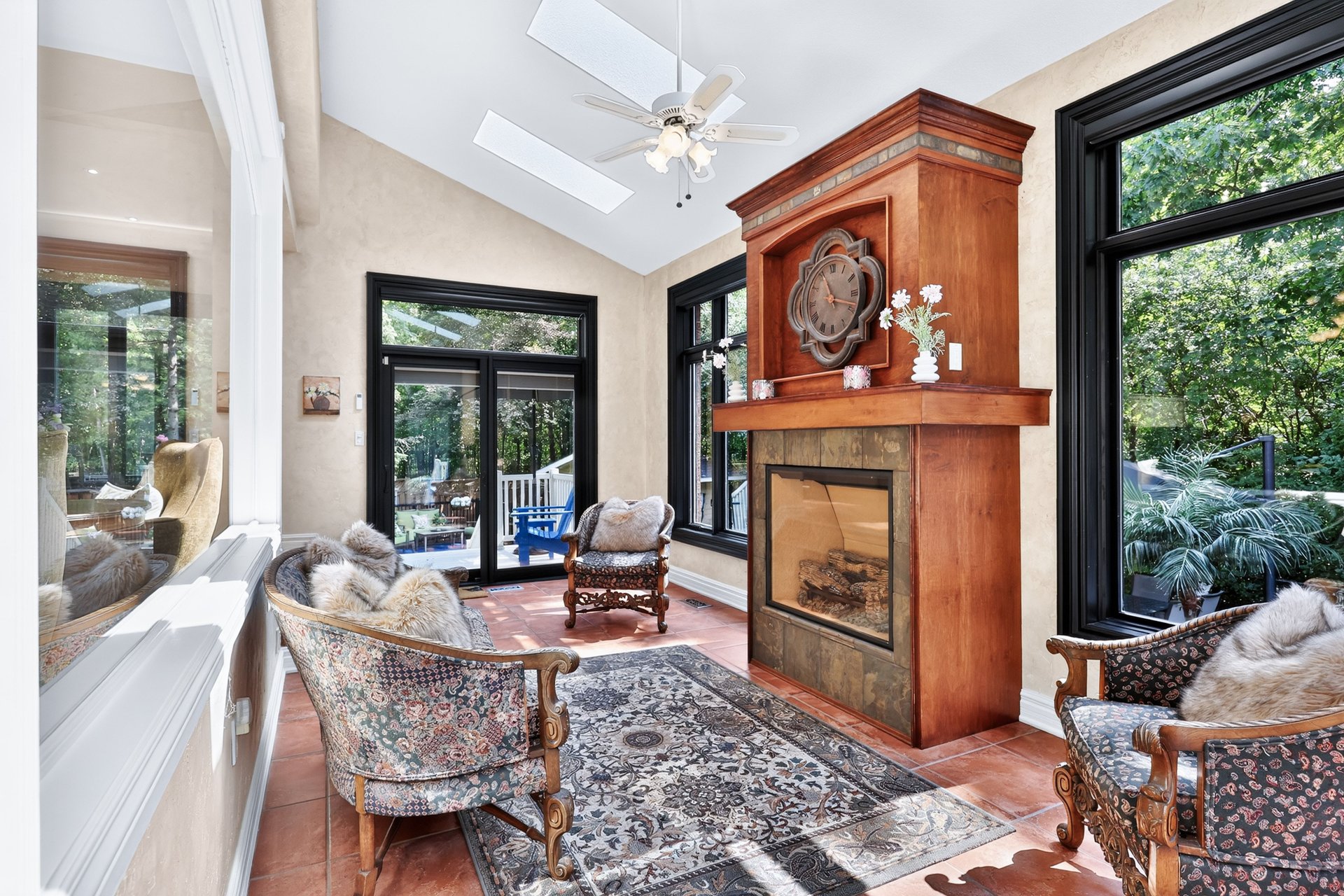 324 Oakridge Court, Oakville