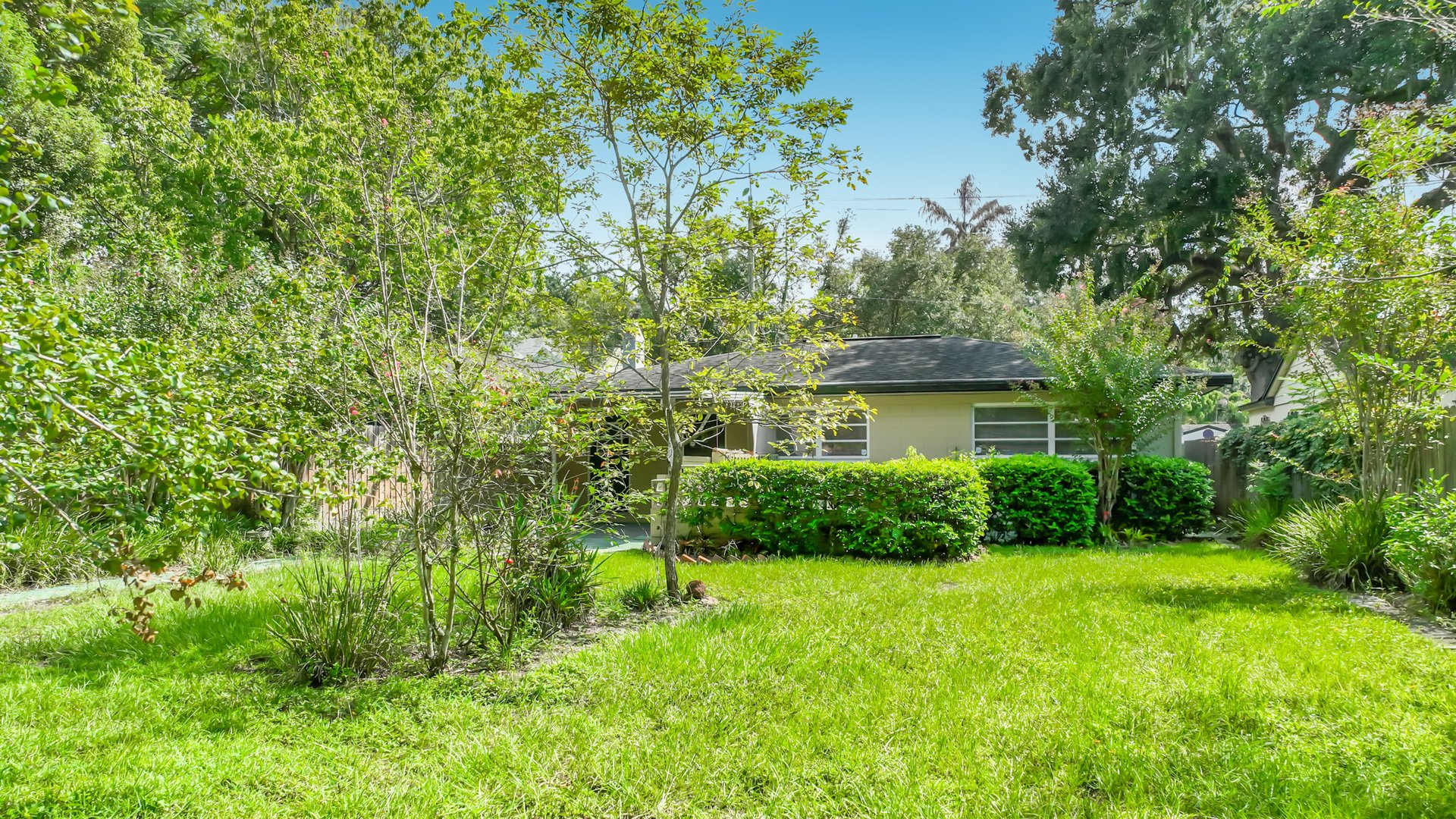 Colonialtown 3-Bedroom 1.5-Bathroom Home with Terrazo Floors