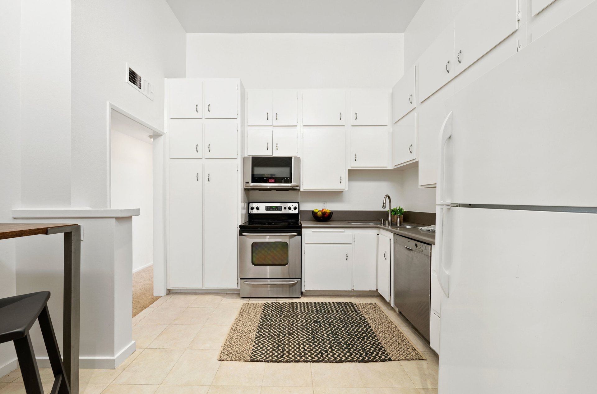 8712 Gregory Way #404, Pico-Robertson