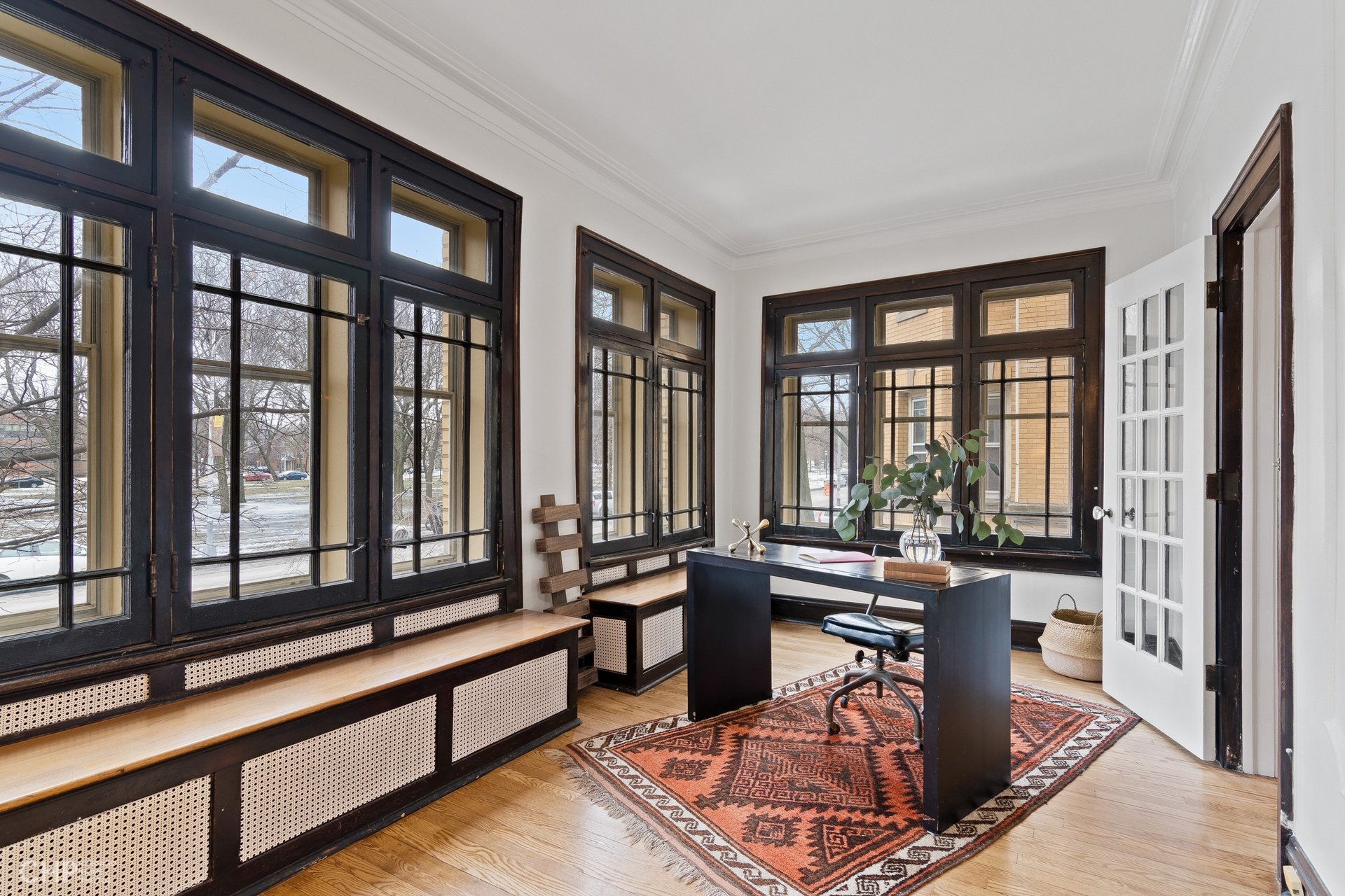 Palmer Square Vintage Charmer: 3022 W. Palmer, #200