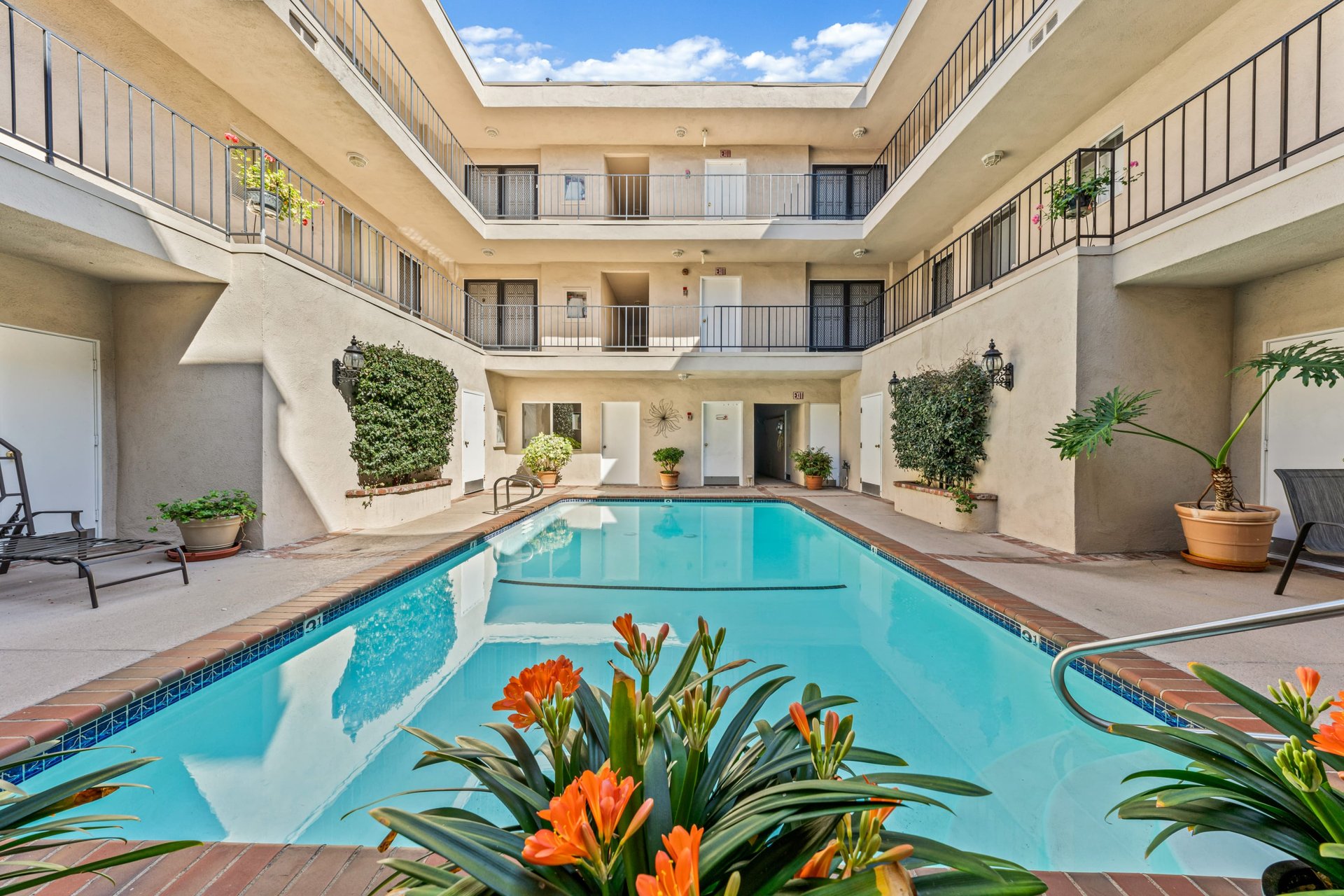 2320 S Bentley Ave #102, West LA