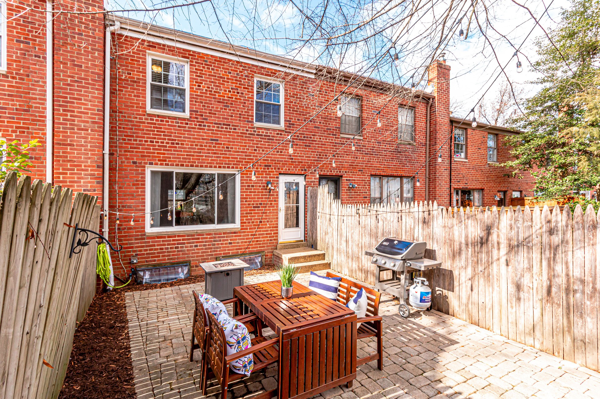 3005 Mosby St 