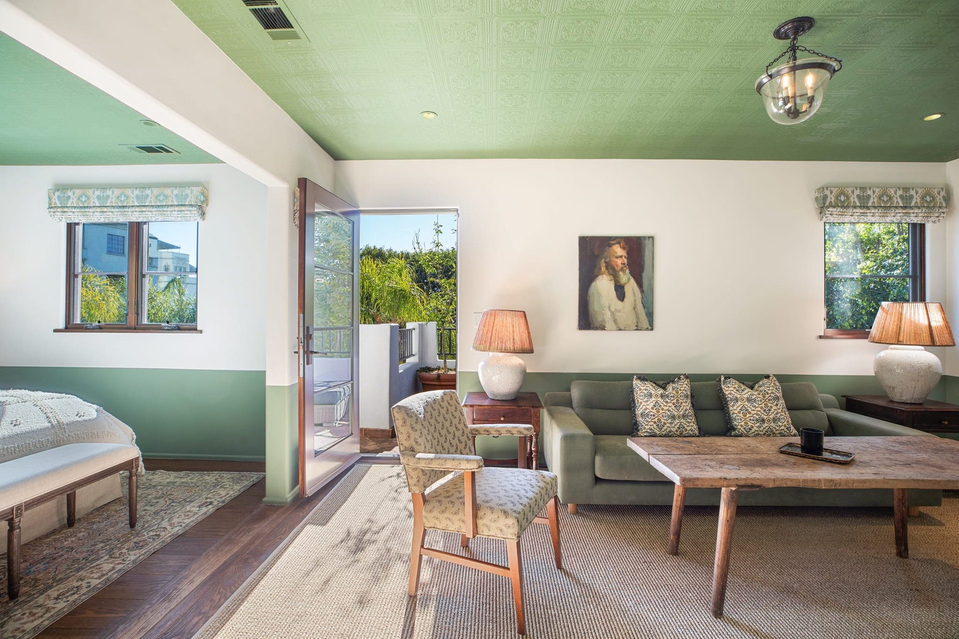Chic Hideaway above The Strip 