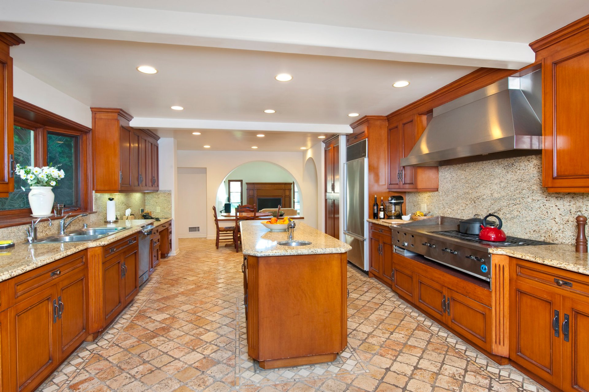 302 Marguerita Ave