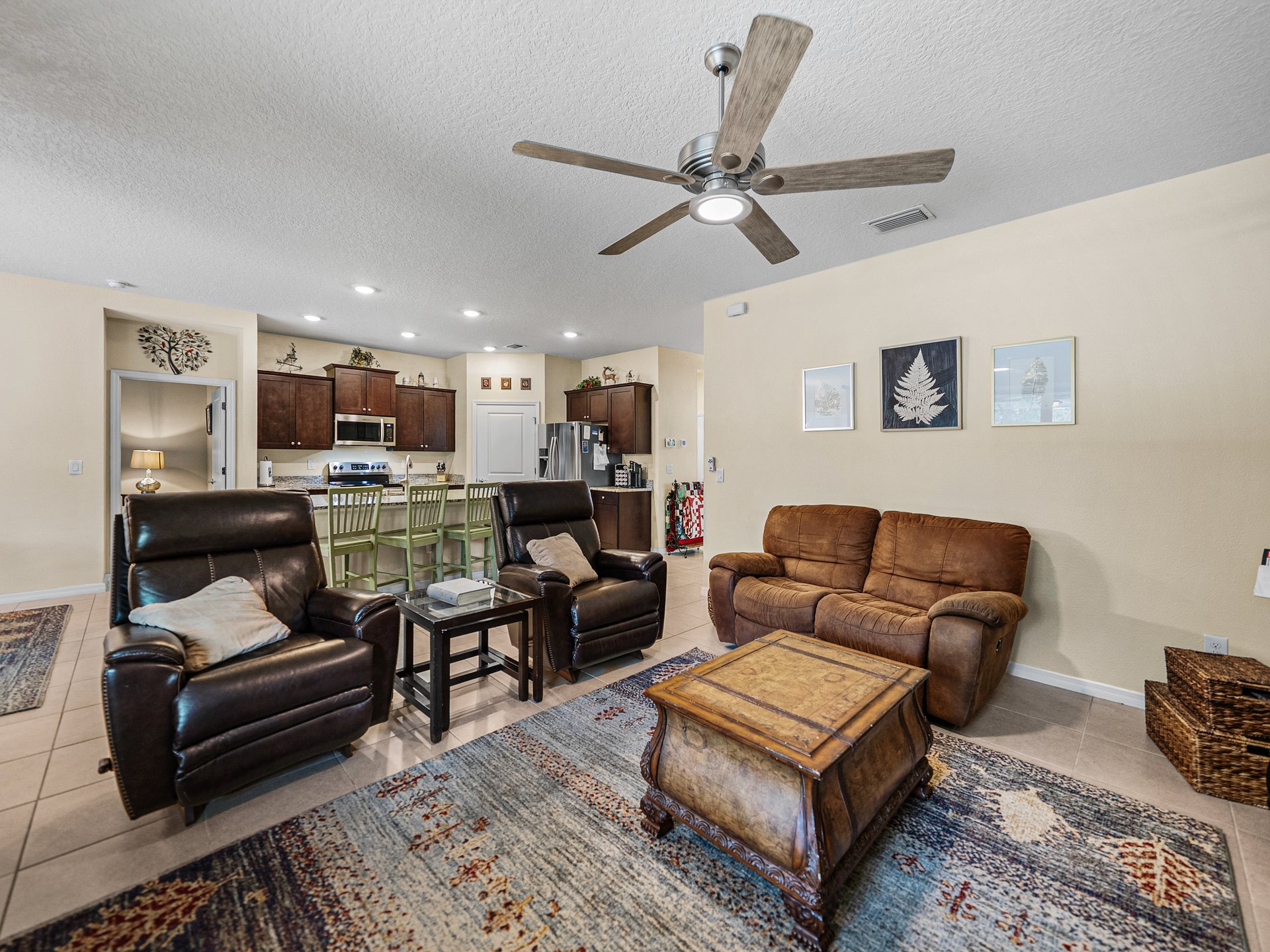 12615 EASTPOINTE DR