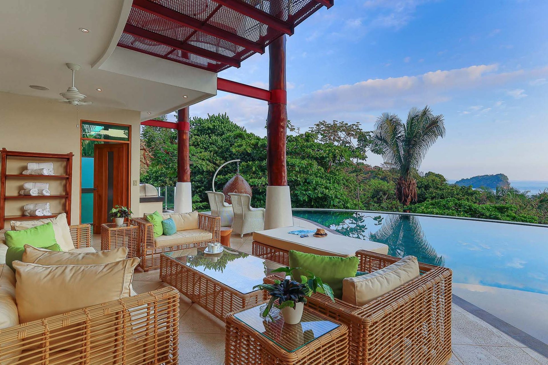 Casa Fantastica Luxury Mountain and Ocean View Villa