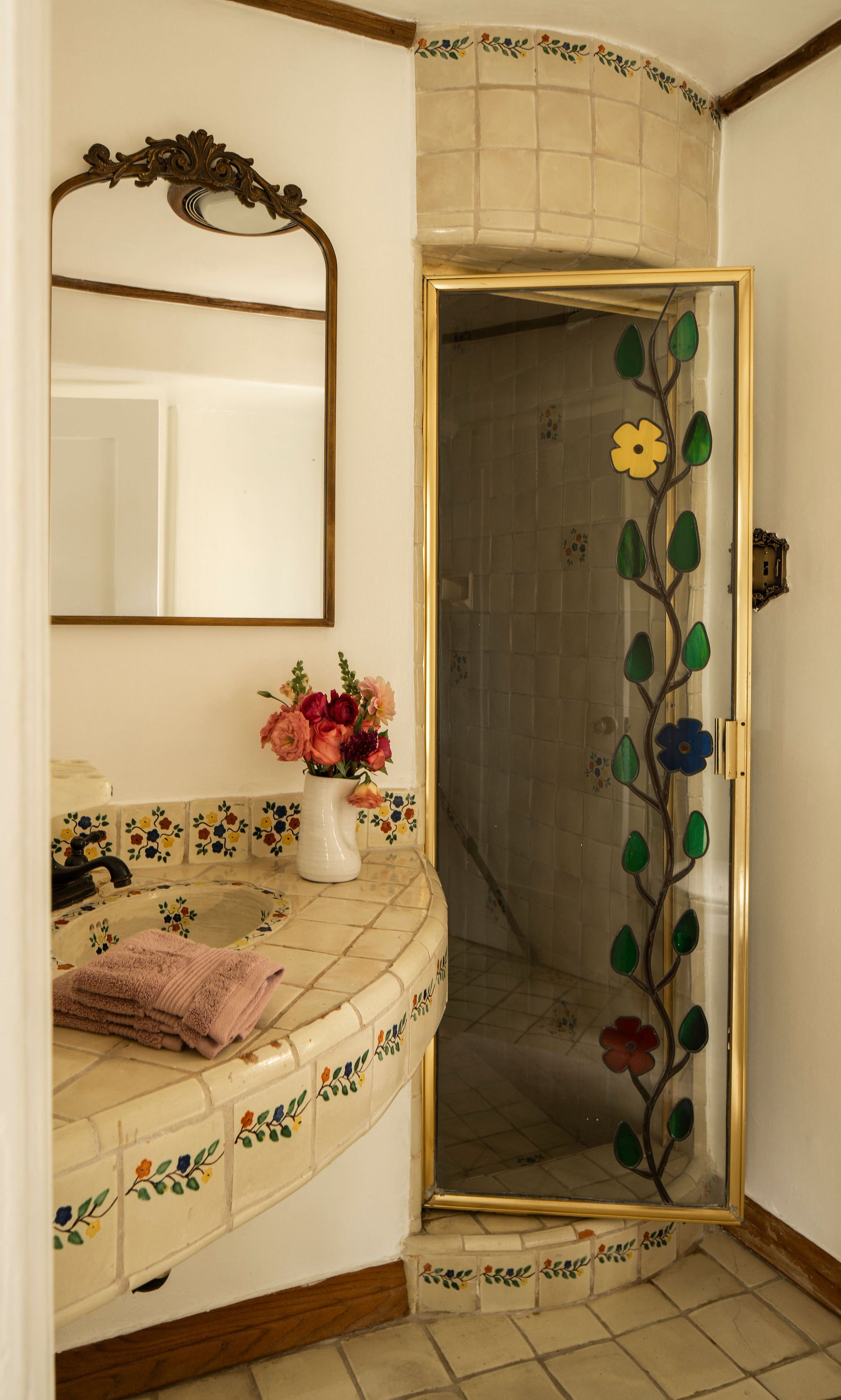 3346 N Knoll Dr, Hollywood Hills