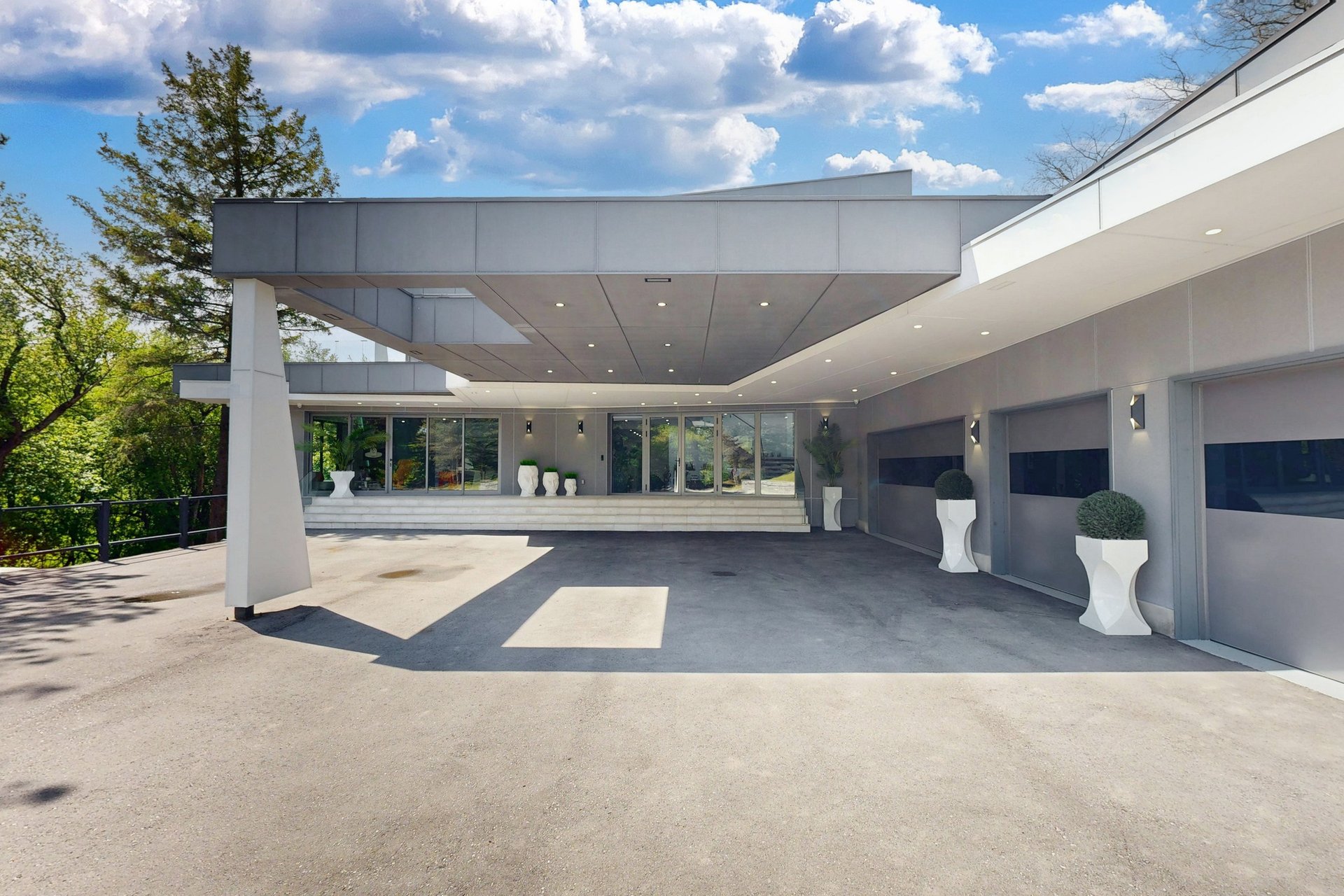 Breathtaking Elegance Throughout