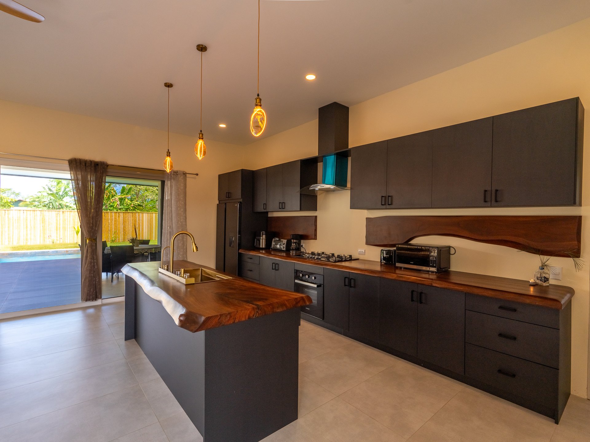 Refined Tropical Home in Uvita, Costa Rica | Walk to Beach & Parque Nacional Marino Ballena