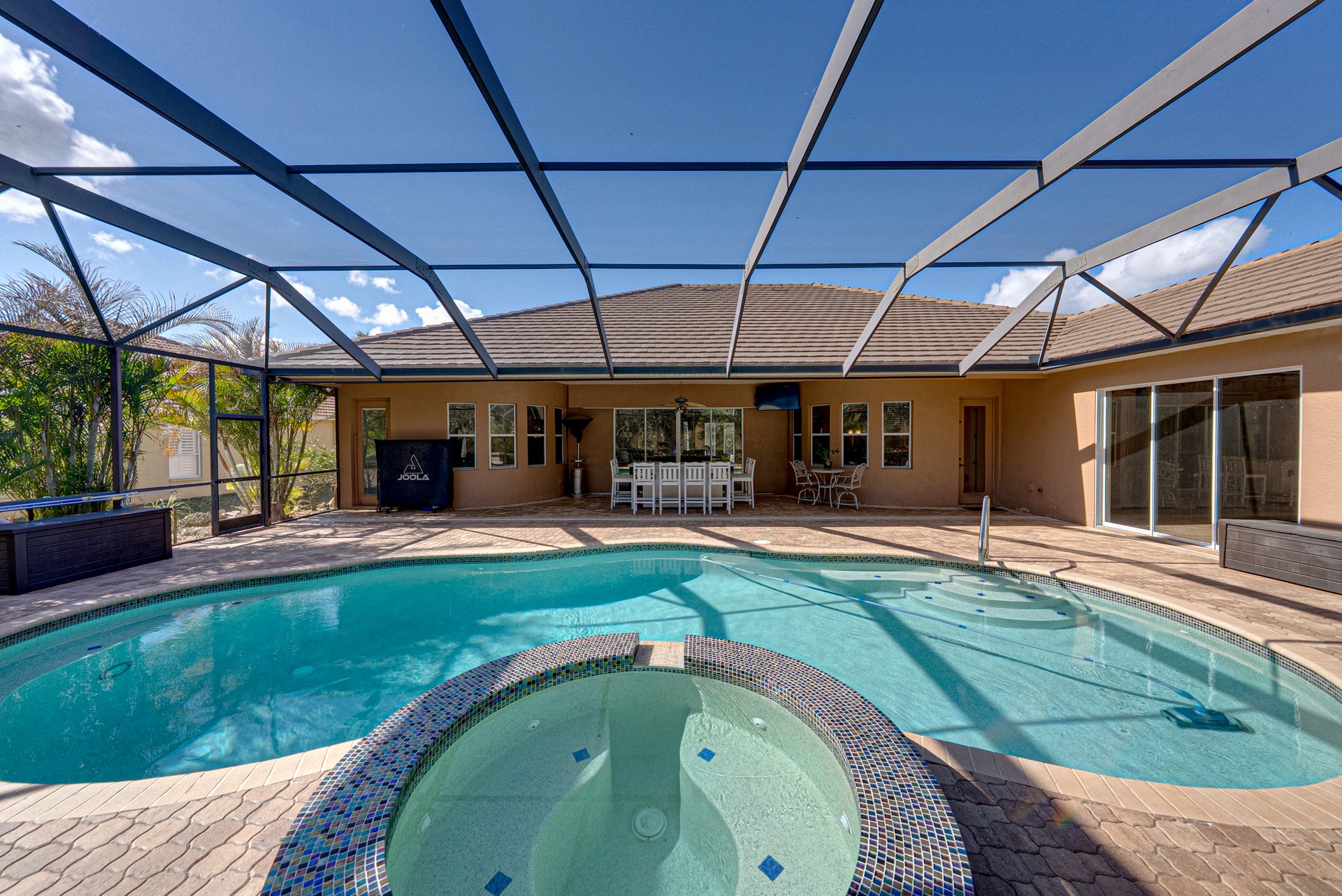 12852 GRAND TRAVERSE DR