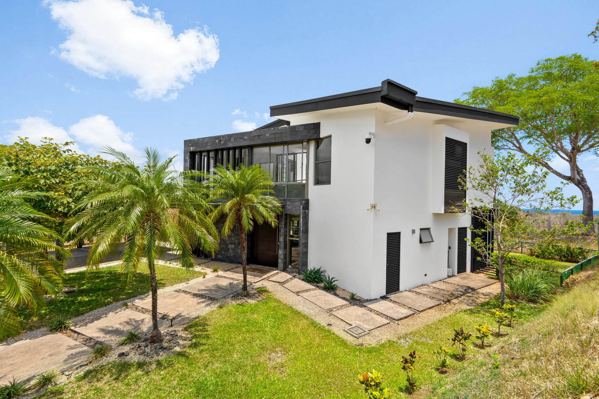 Casa Hijau | Modern Ocean-View Surf Home in Marbella