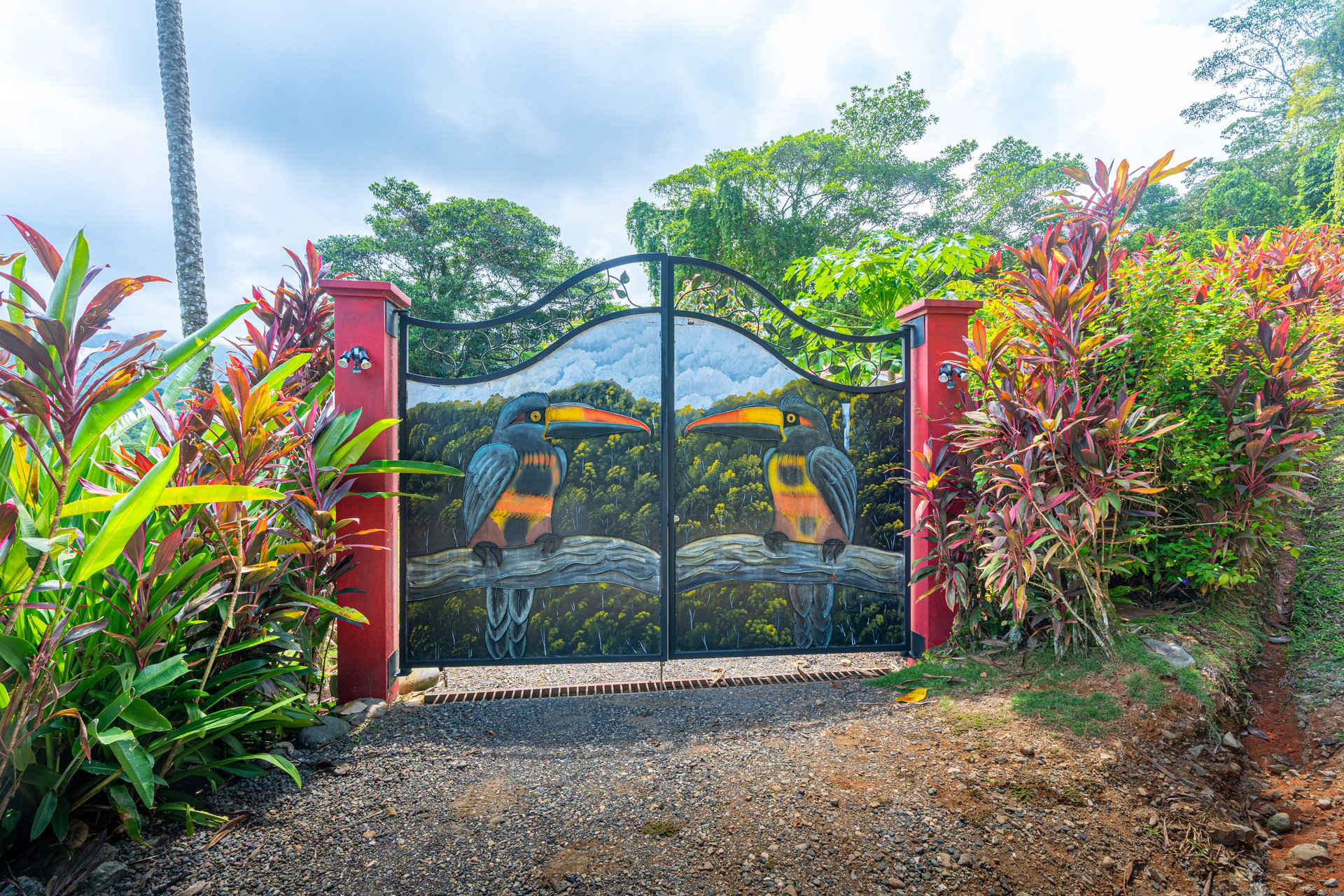 Amazing Mountain View and Ocean View House and Guest House on 4.5 Acres of land in Ojochal