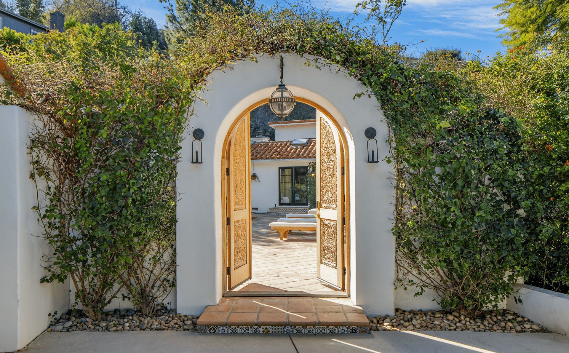 3646 Sunswept Dr, Studio City 