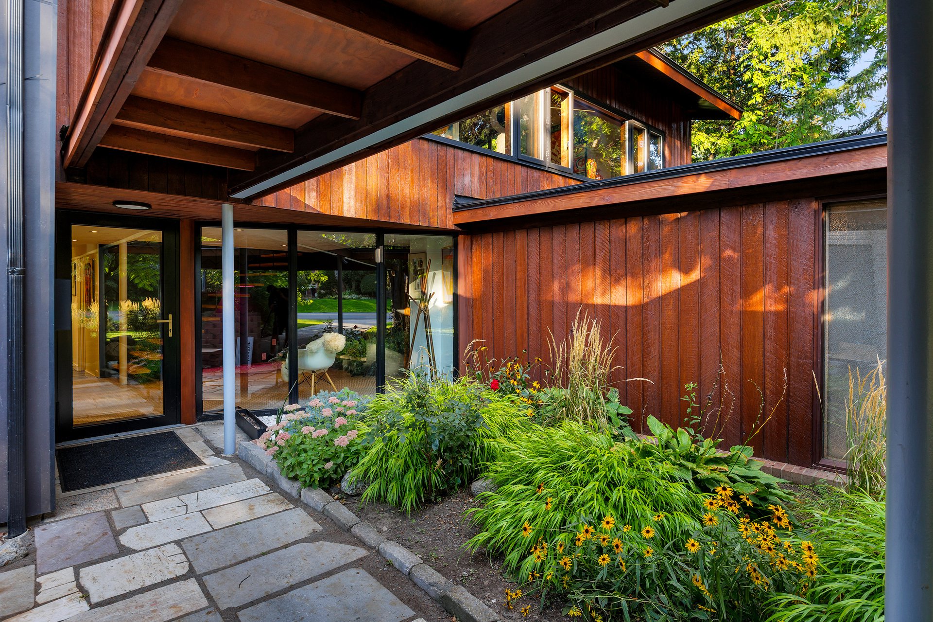 Kingsway Mid-Century Modern