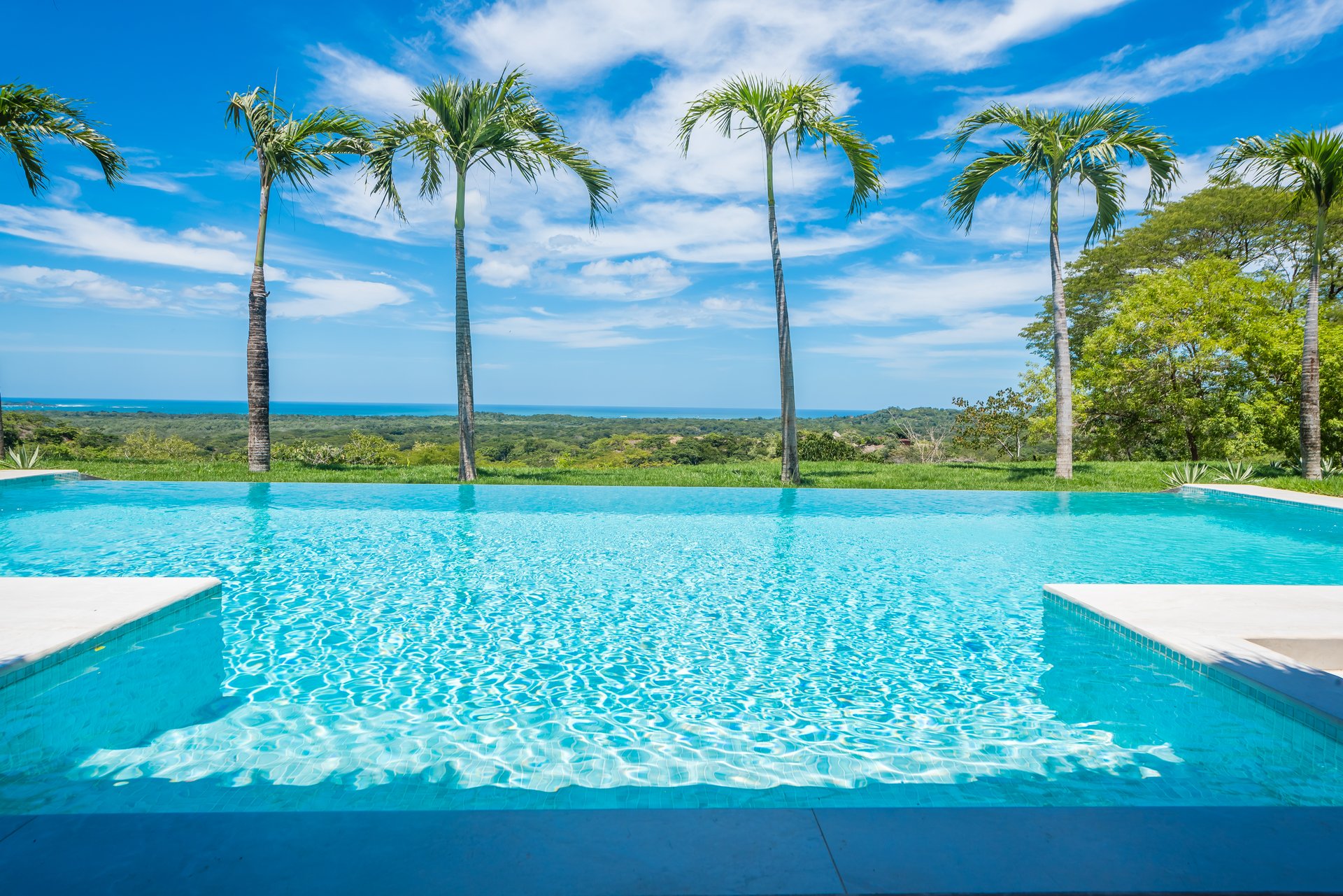 V-Lokamar Corona 1 | Exclusive 5-Bedroom Villa with Panoramic Pacific Ocean Views in Playa Grande