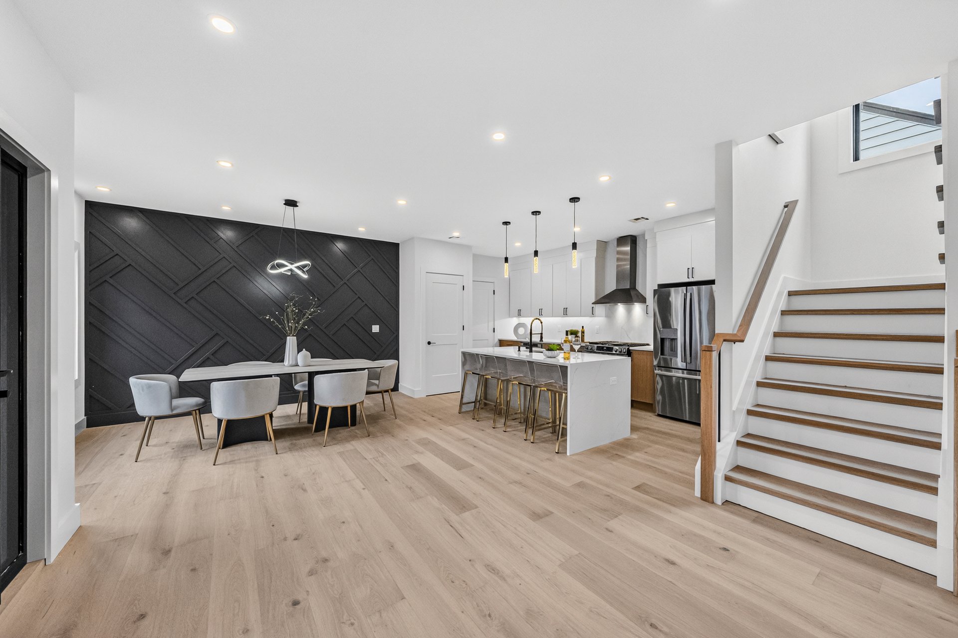 887 Linden Ave, Ridgefield, NJ 07657
