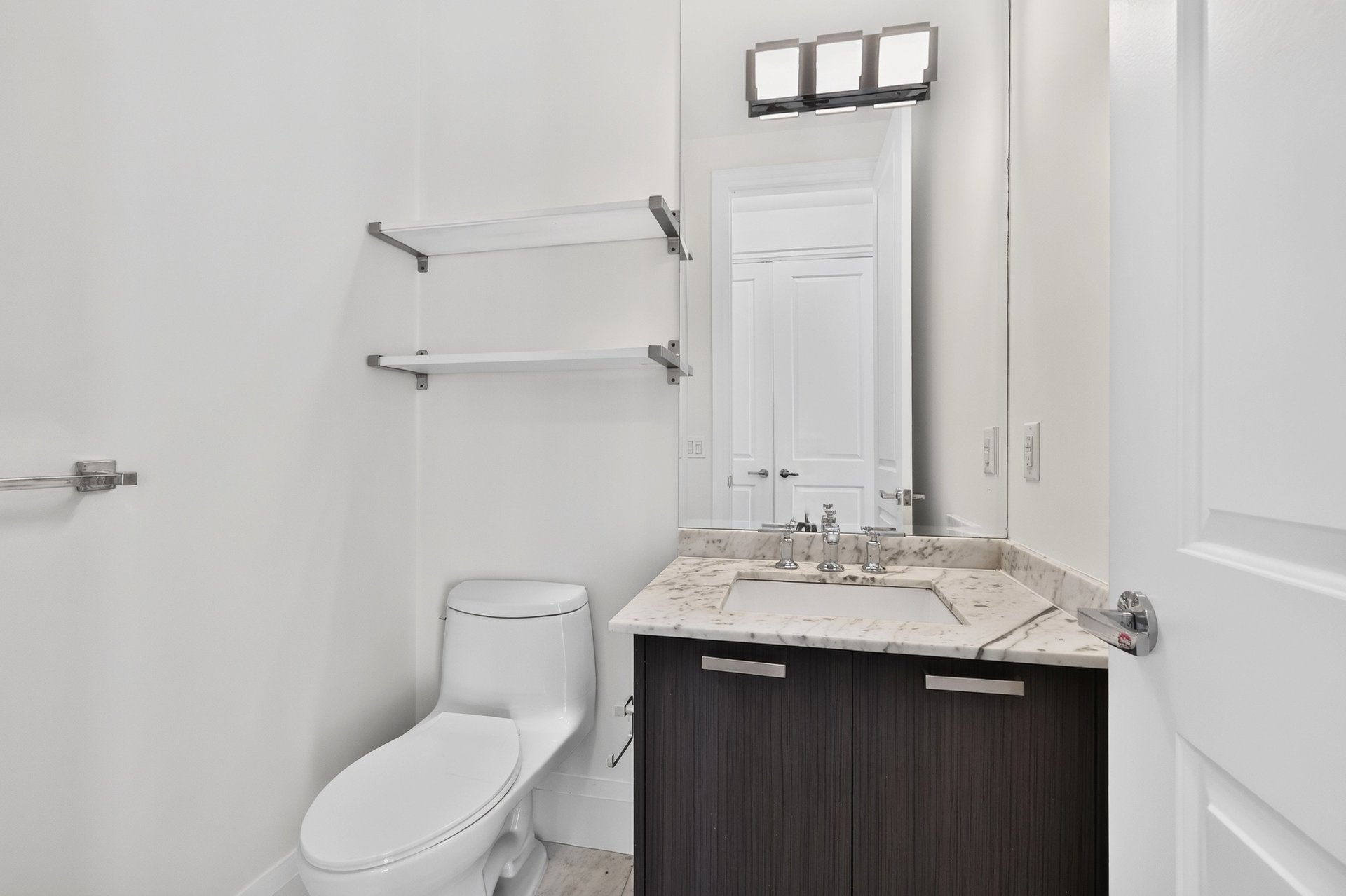 808-11 Bronte Road, Oakville
