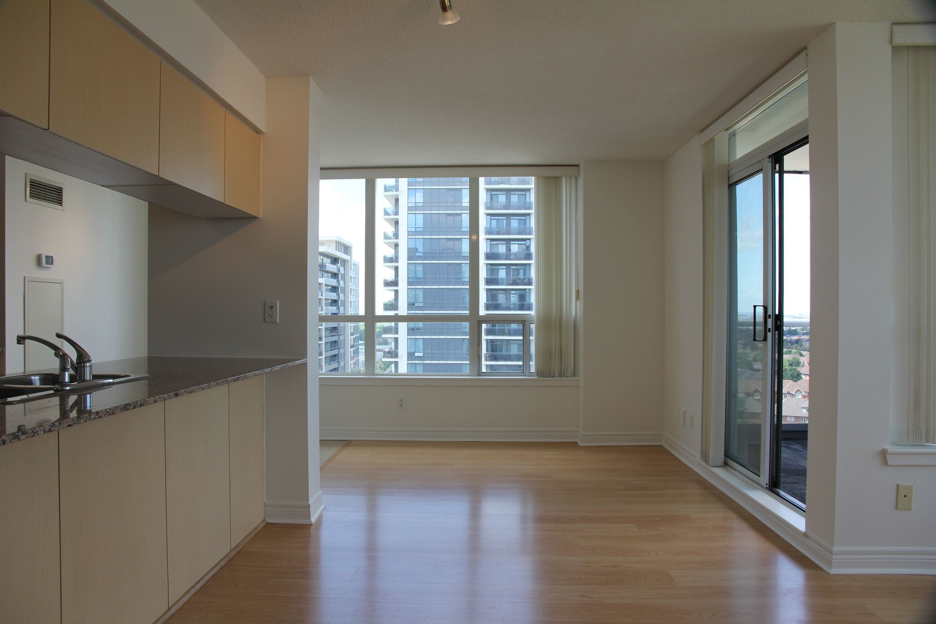  Exceptional Corner Suite 