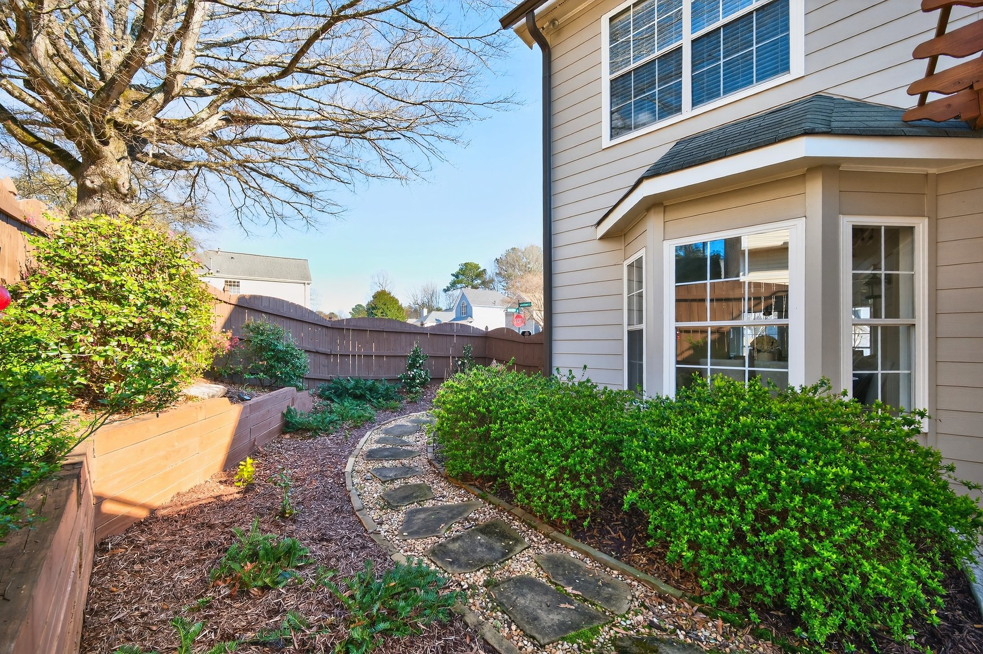 2700 Laurelwood Lane