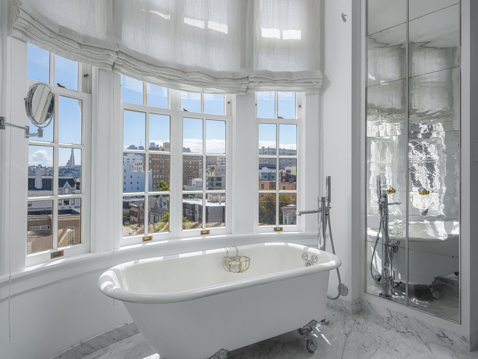 Magnificent Apartment at The Heights
