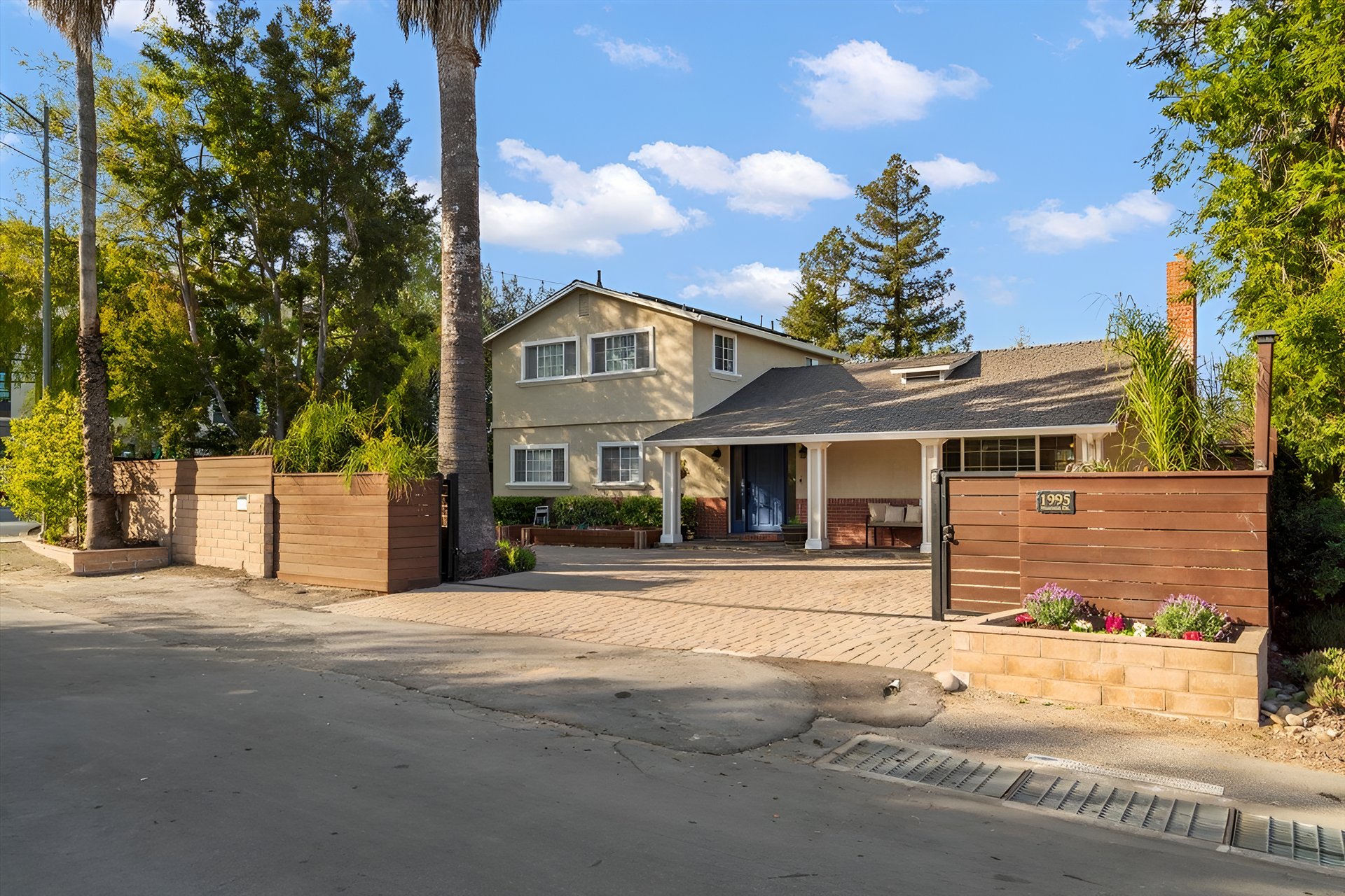 1995 Heather Dr