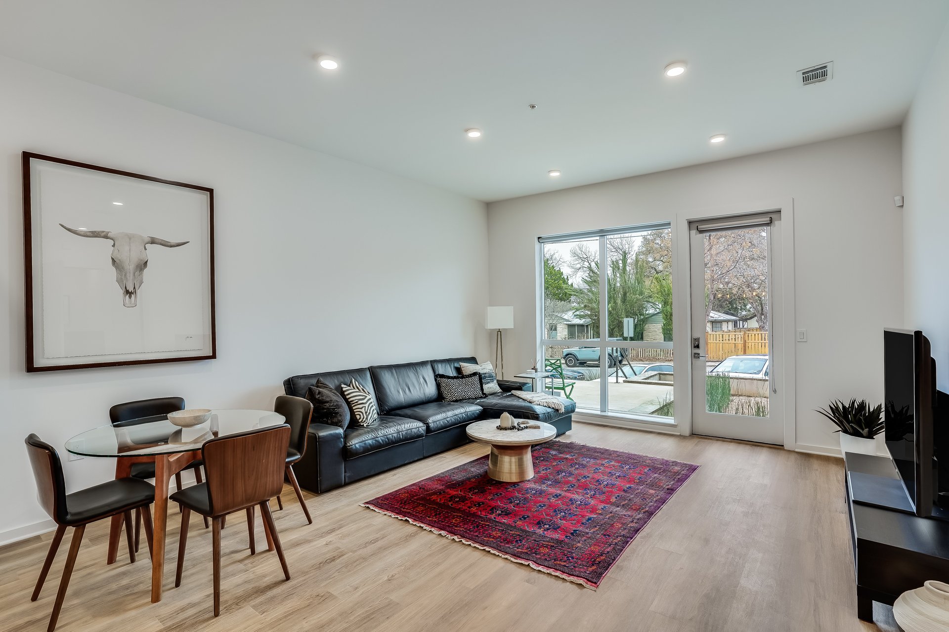 207 W Johanna St