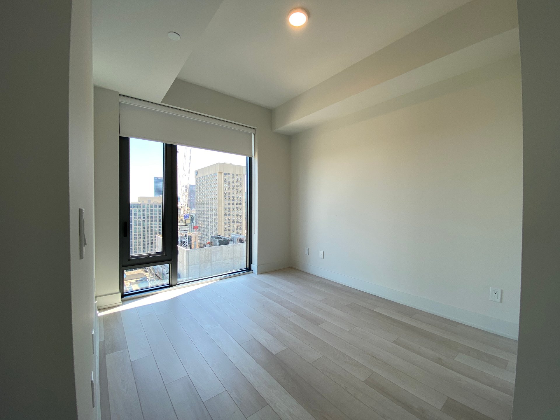 8 Cumberland Street Unit: 3007