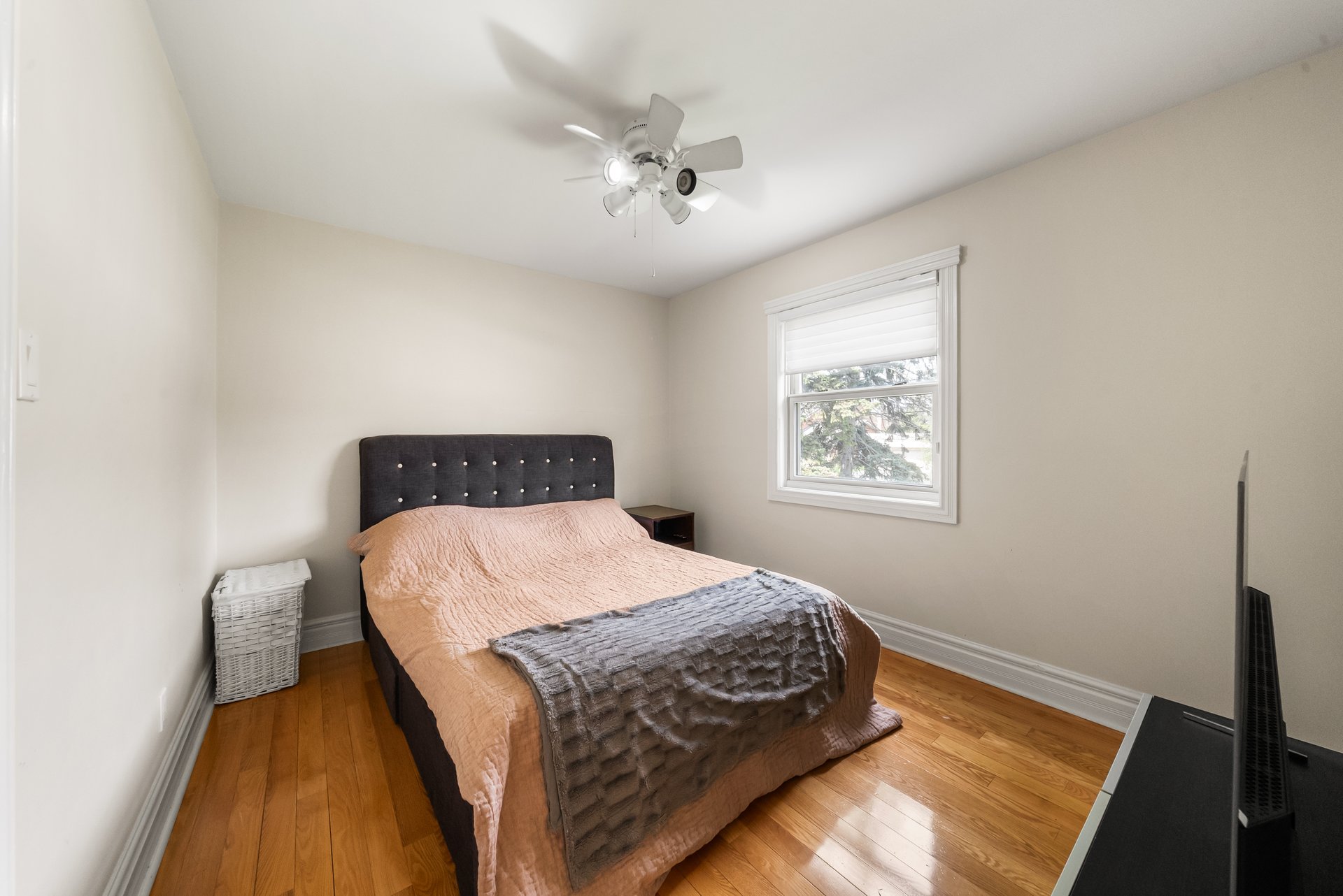 2154 Oneida Cres