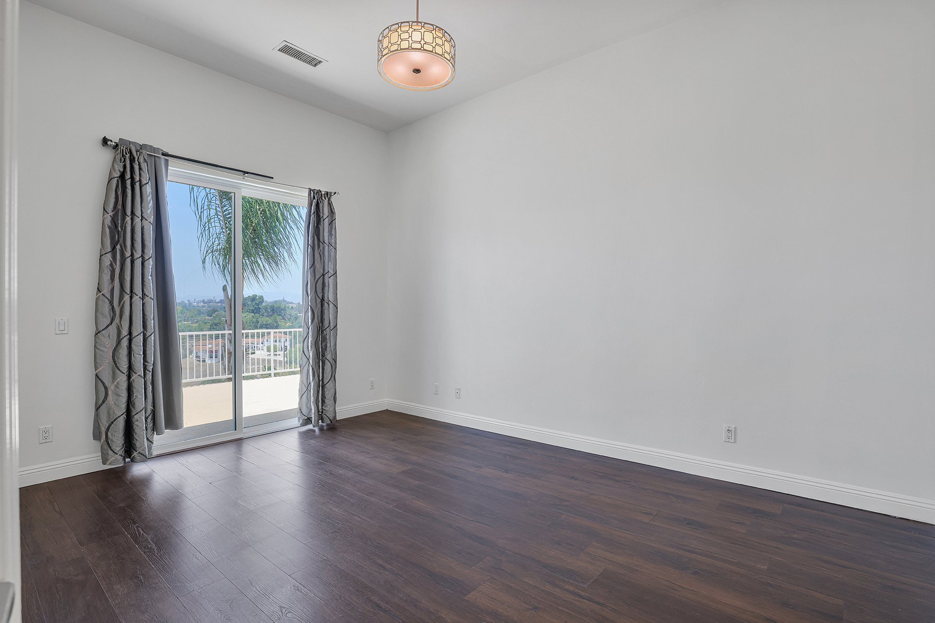 1303 Sycamore Heights