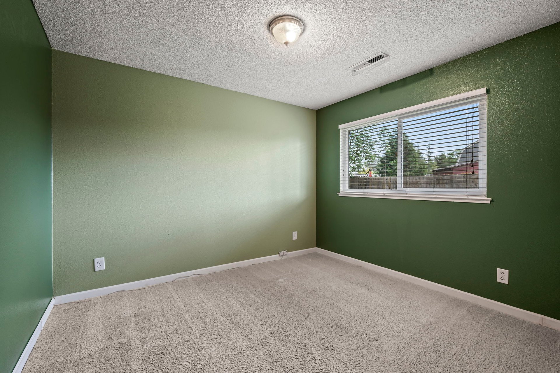 401 Sunlight Dr