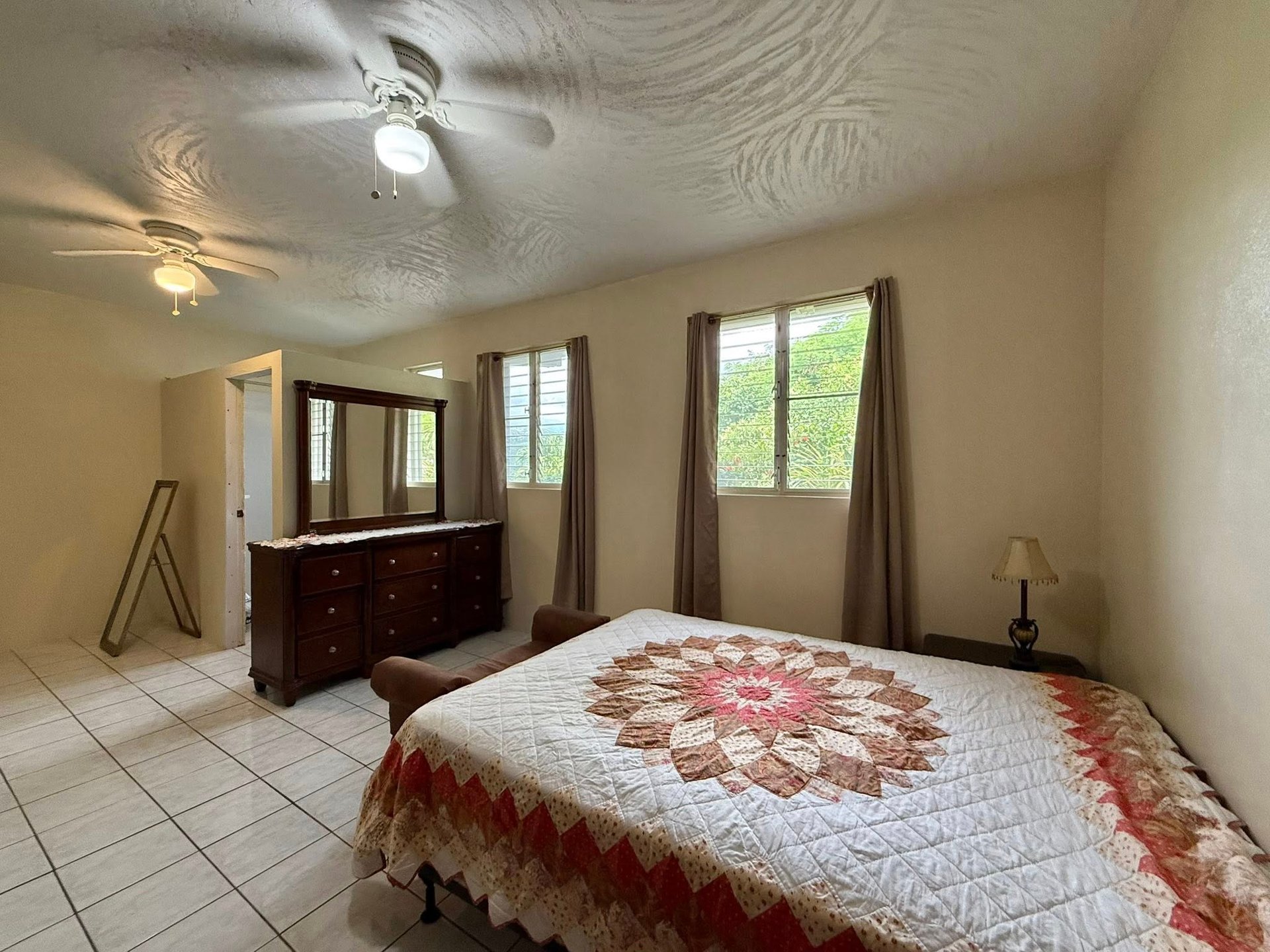 1076 Lambert 2 Bedroom Apartment