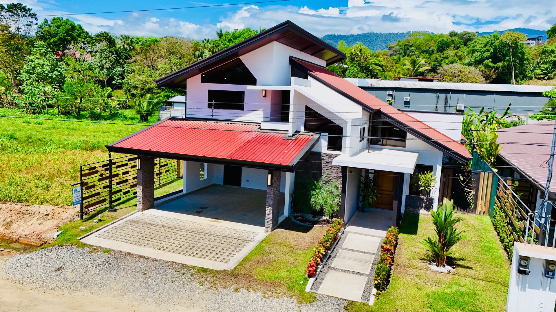 Tropical Modern Living Near Uvita – Stylish Pool Home with Privacy | Price Reduced