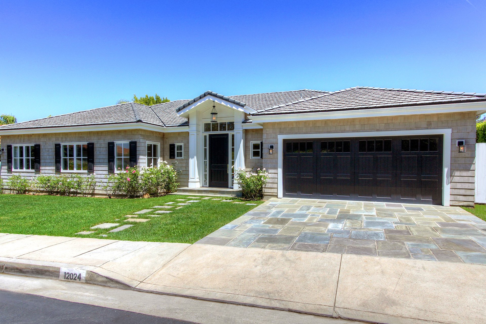 12024 Summit Cir