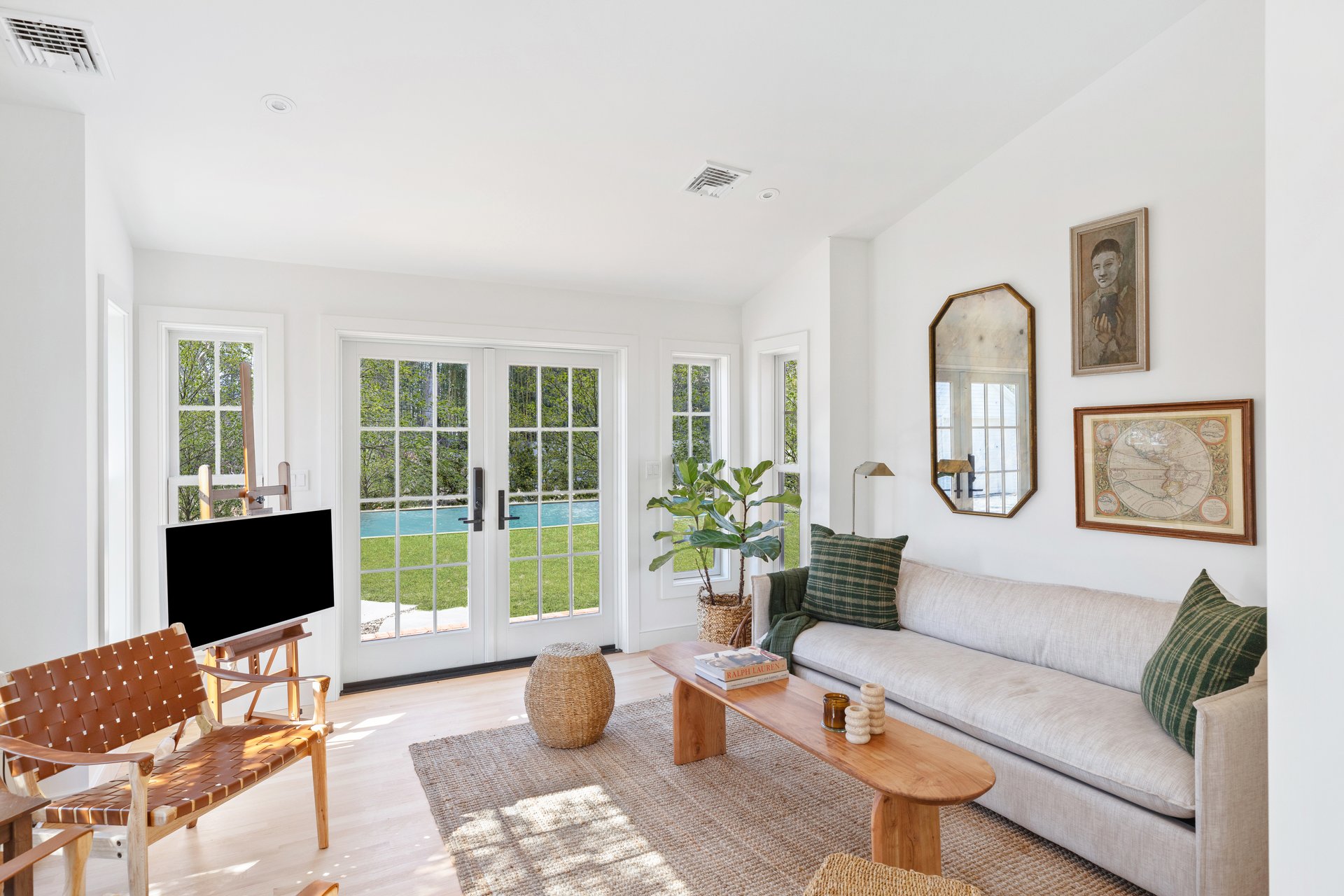 CHARMING AND COMPLETELY RENOVATED 
