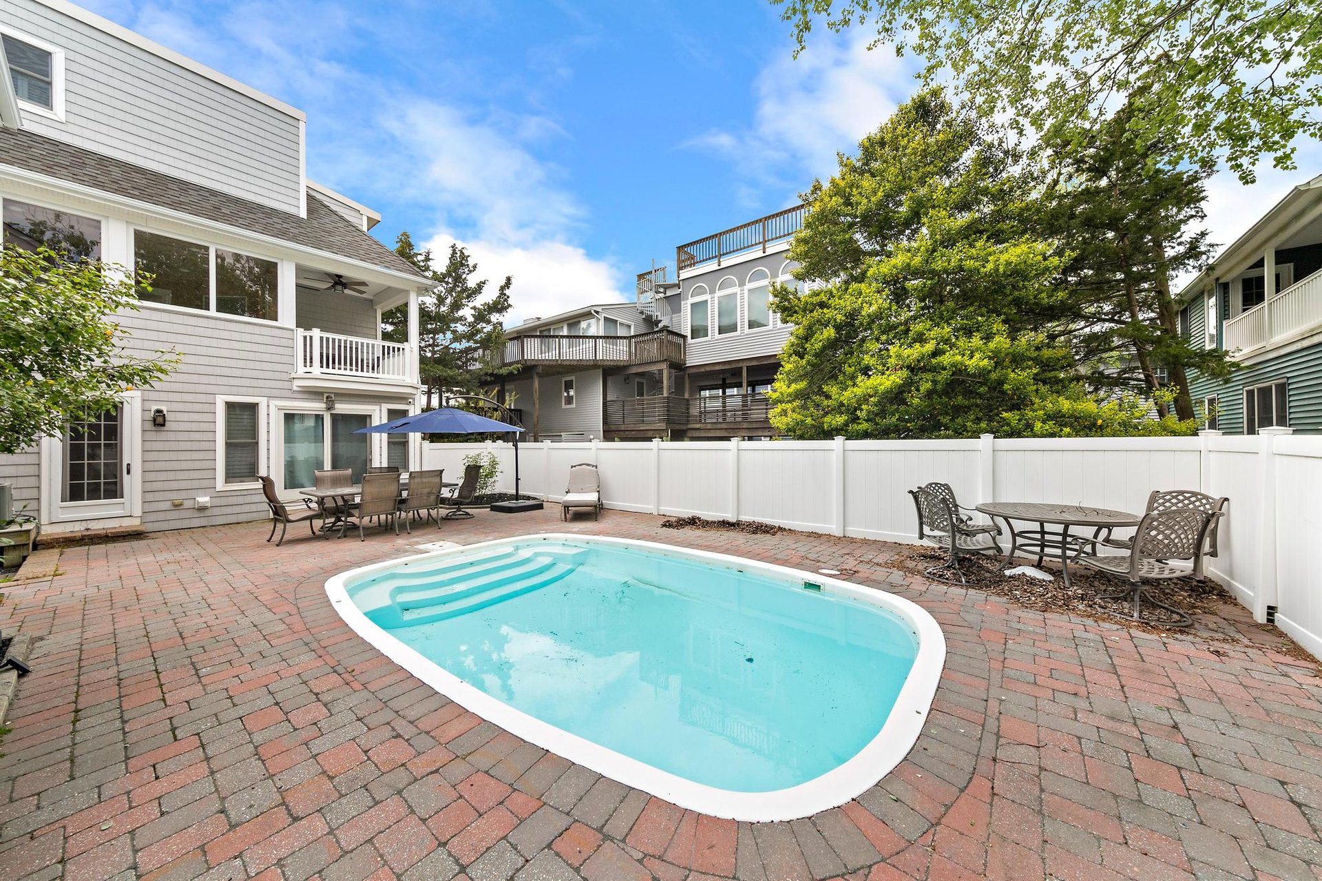 119 Dolphin Ave