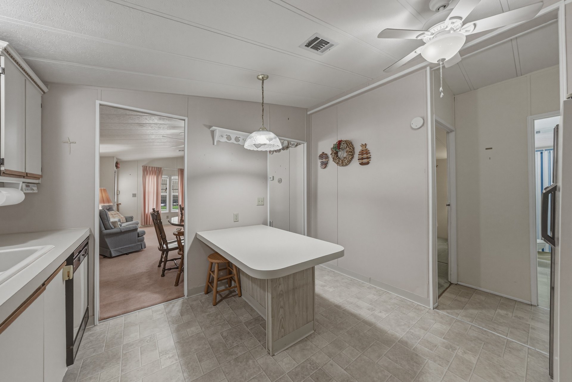 5556 RIVIERA DR
