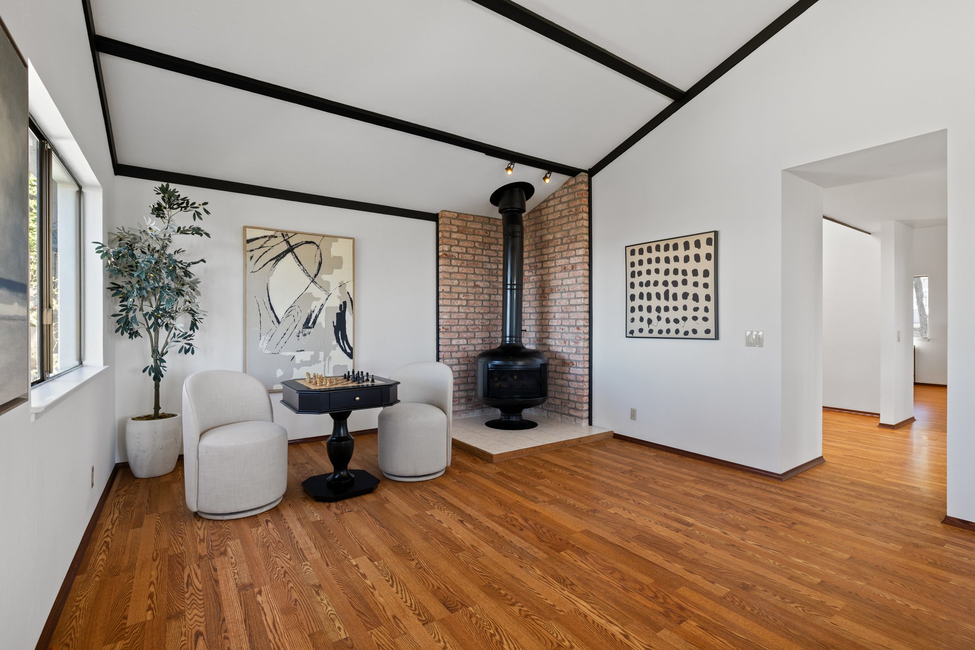 207 Beverly Pl