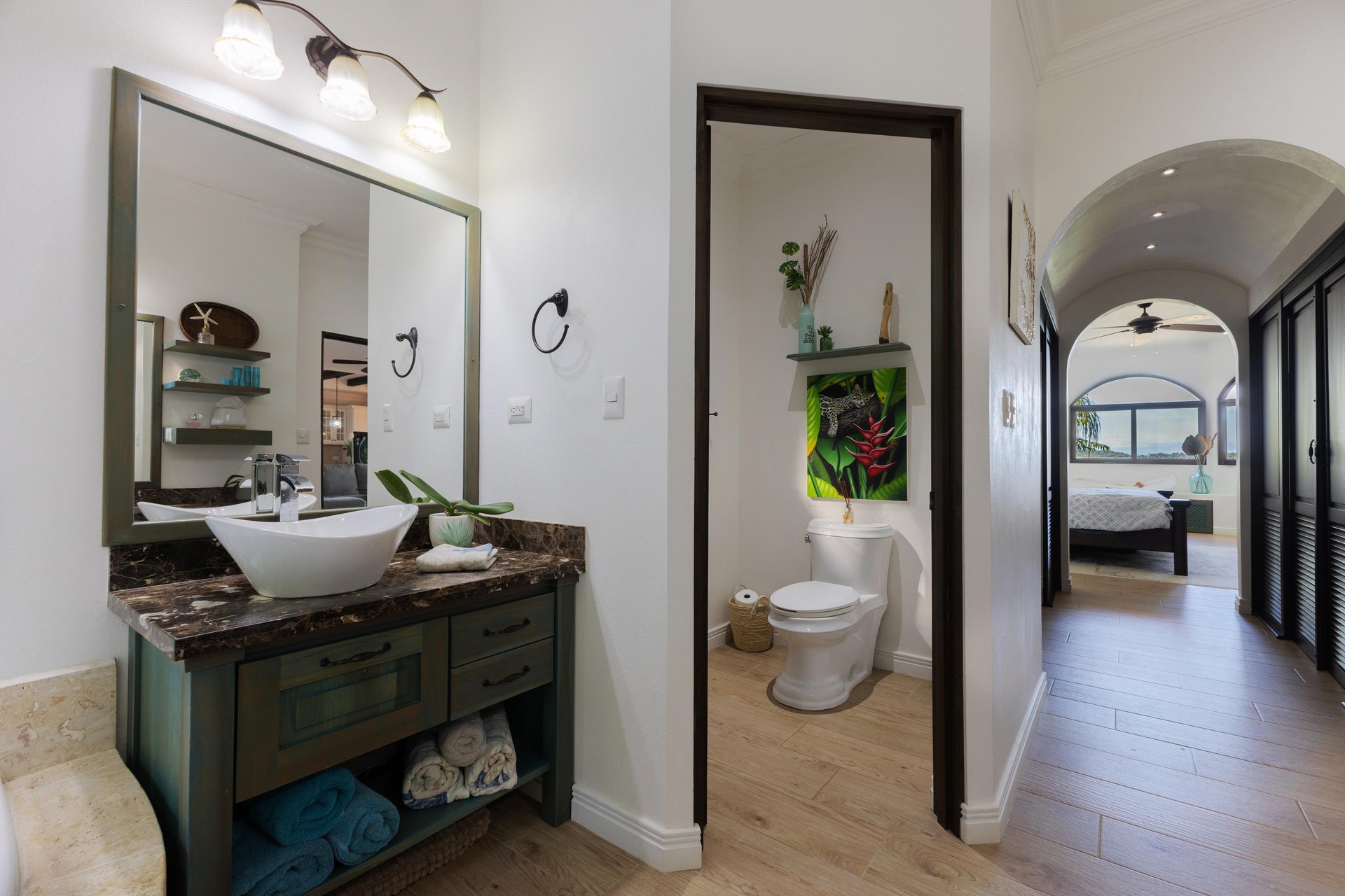 CASA ORQUIDEA – LUXURY HOME WITH OCEAN VIEWS IN GATED COMMUNITY