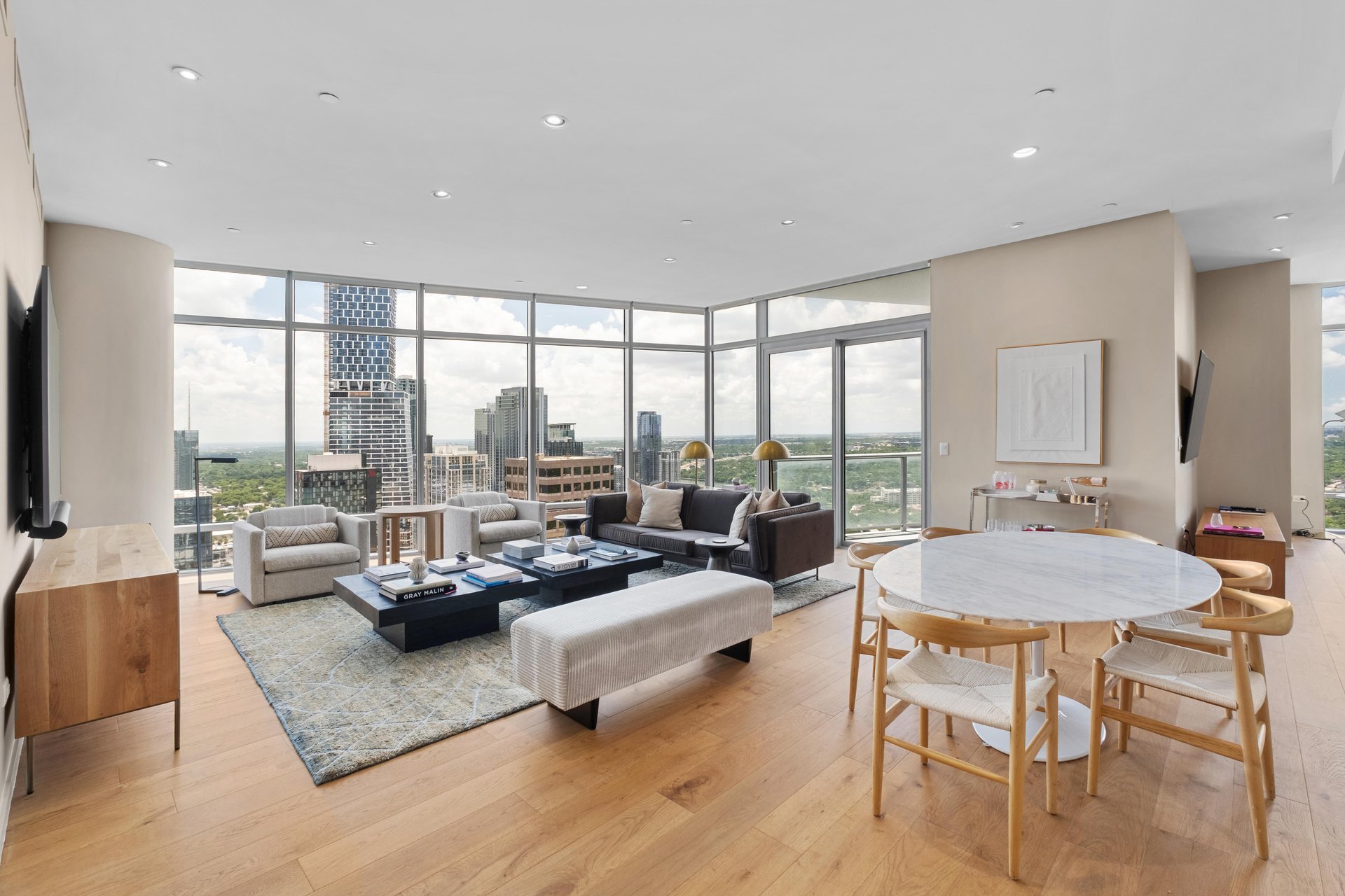 200 Congress Avenue #37H