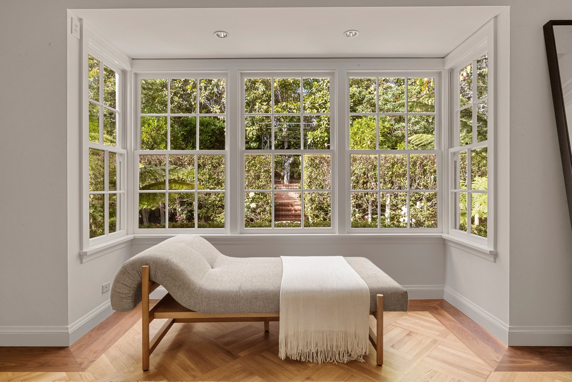 1001 N Crescent Dr, Beverly Hills 