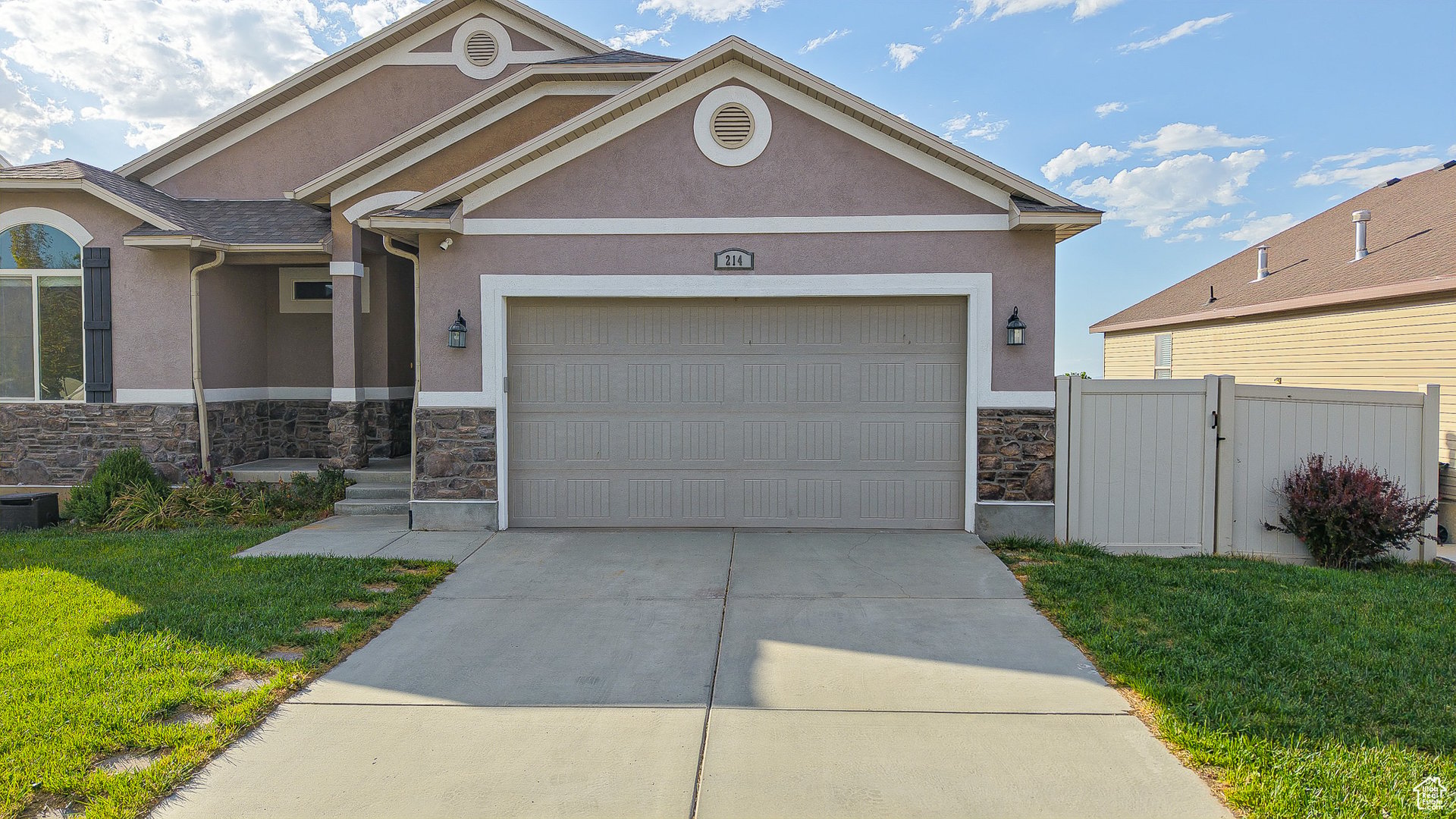 214 W Quartz Rd