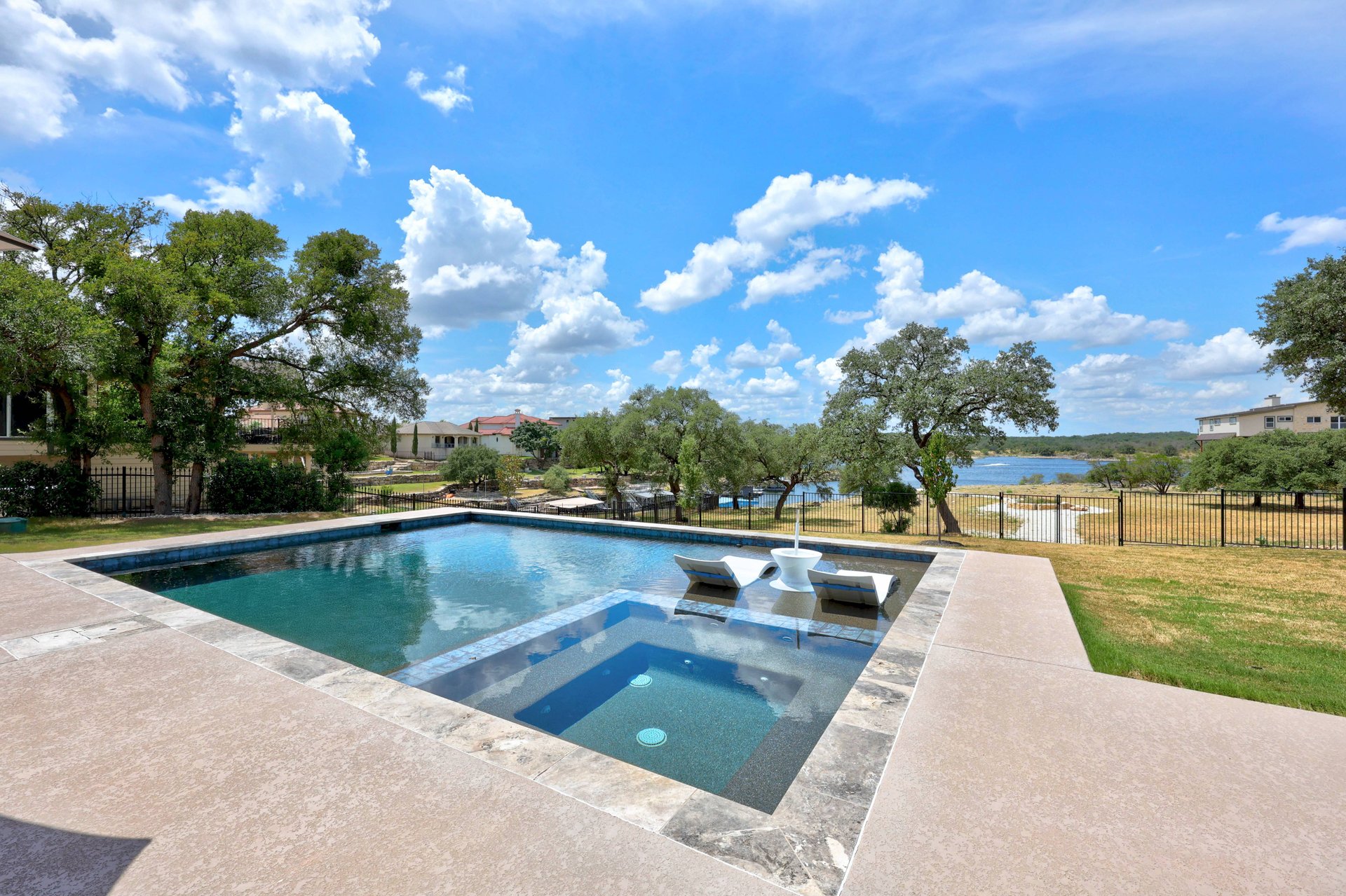 2912 Patriot Drive & 3002 Point Cove